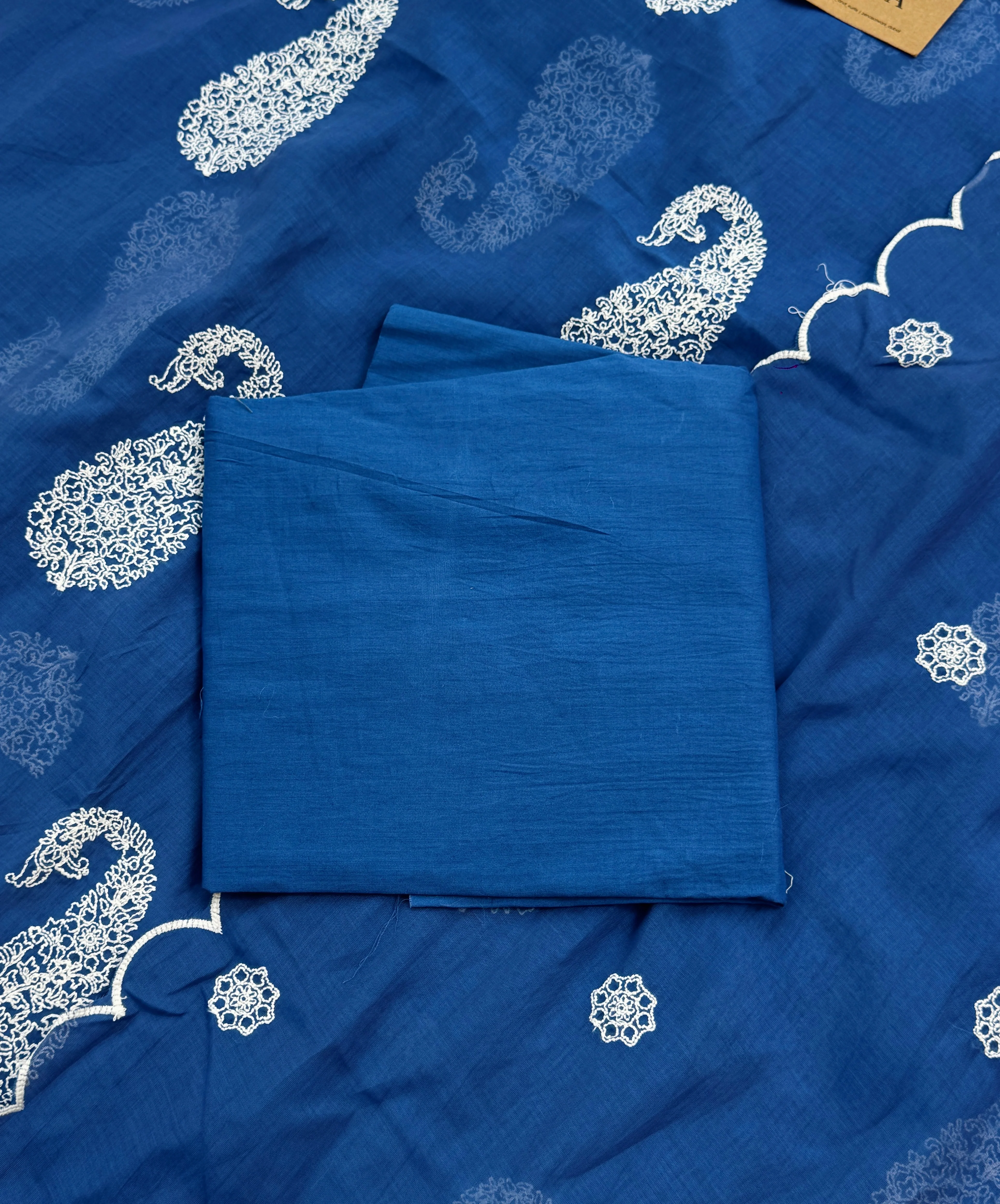 🌟 Mul Chanderi Embroidered Unstitched Suit 🌟 - Image 2