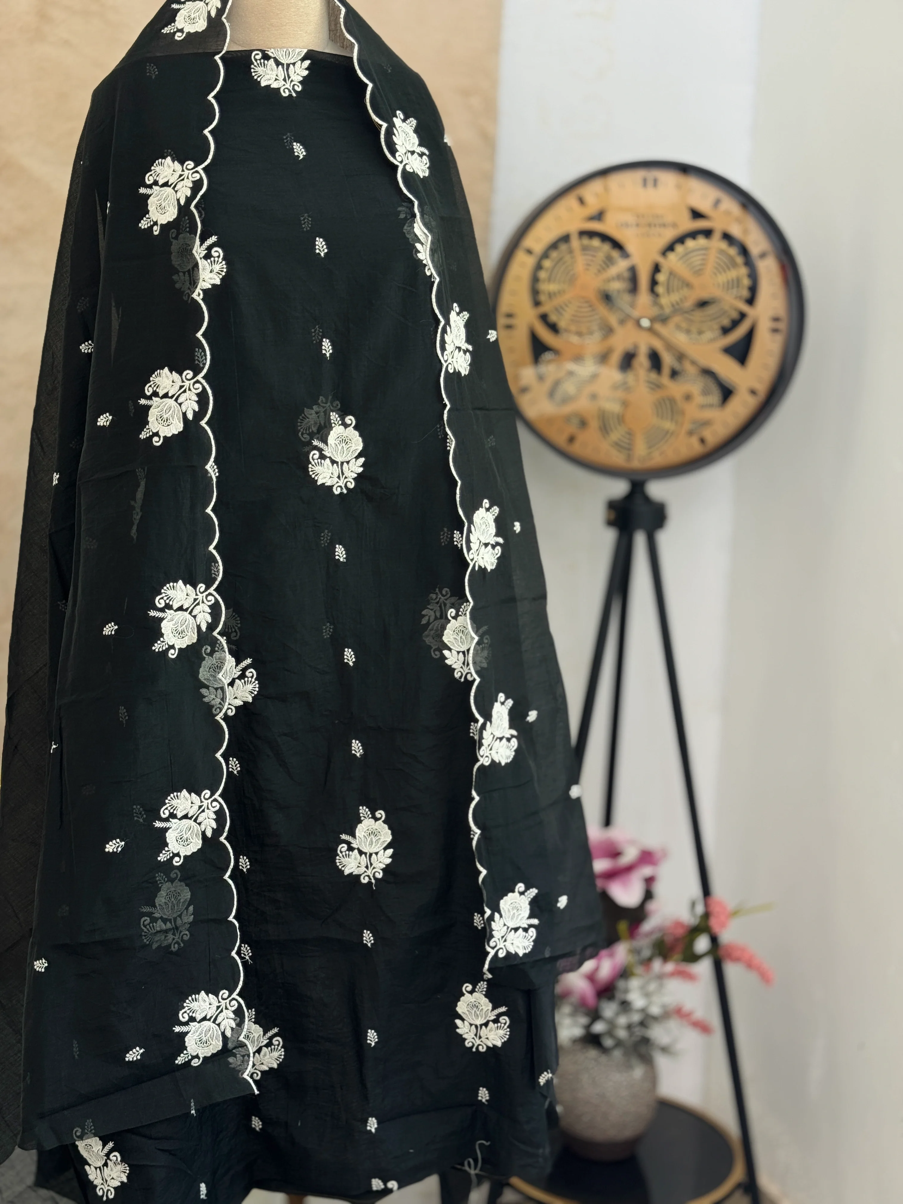 π Mul Chanderi Embroidered Unstitched Suit π - Image 2