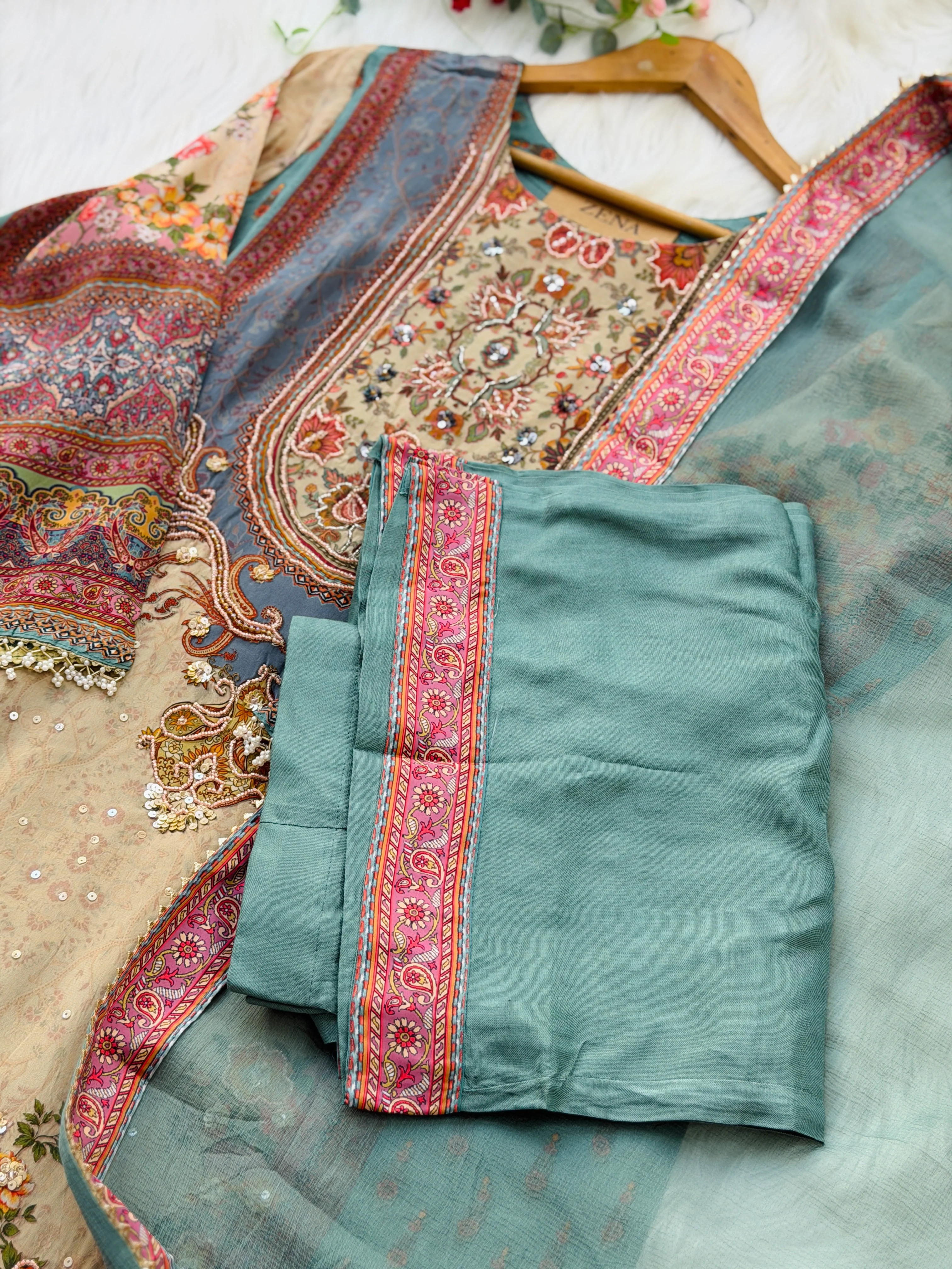 🌙 Pure Crepe Pakistani Hand Detailed Suit 🌙 - Image 3