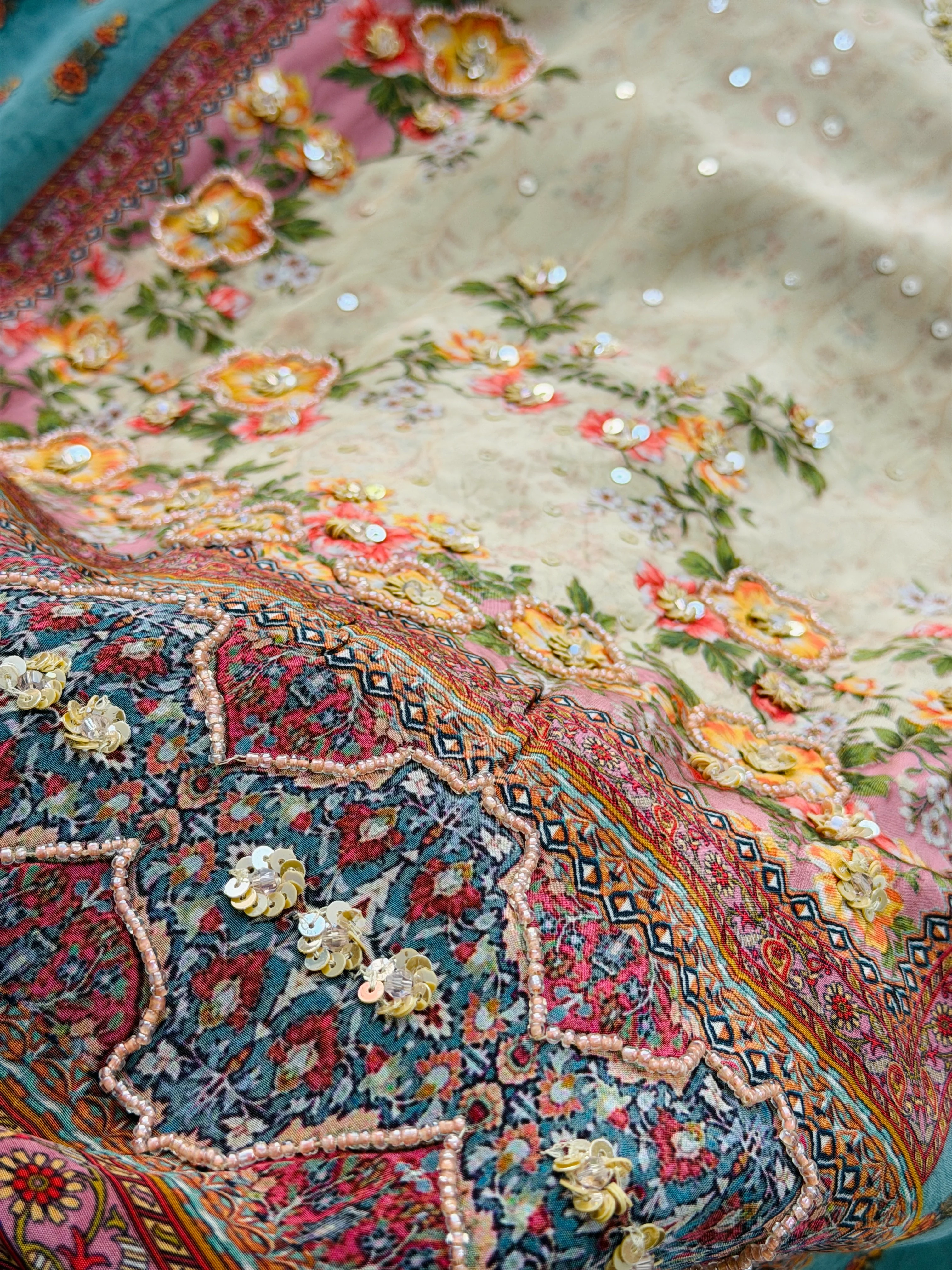🌙 Pure Crepe Pakistani Hand Detailed Suit 🌙 - Image 5