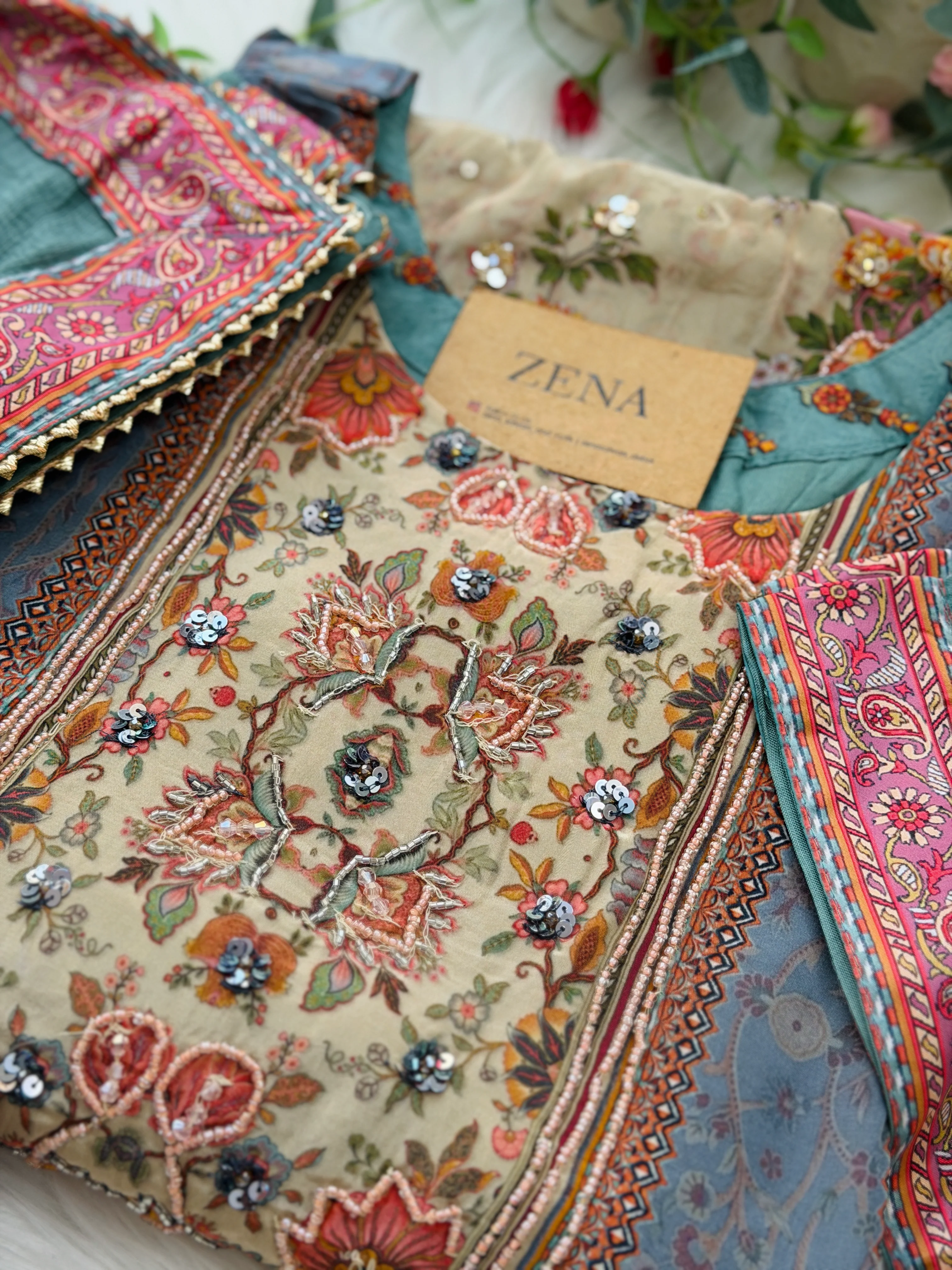 🌙 Pure Crepe Pakistani Hand Detailed Suit 🌙 - Image 7