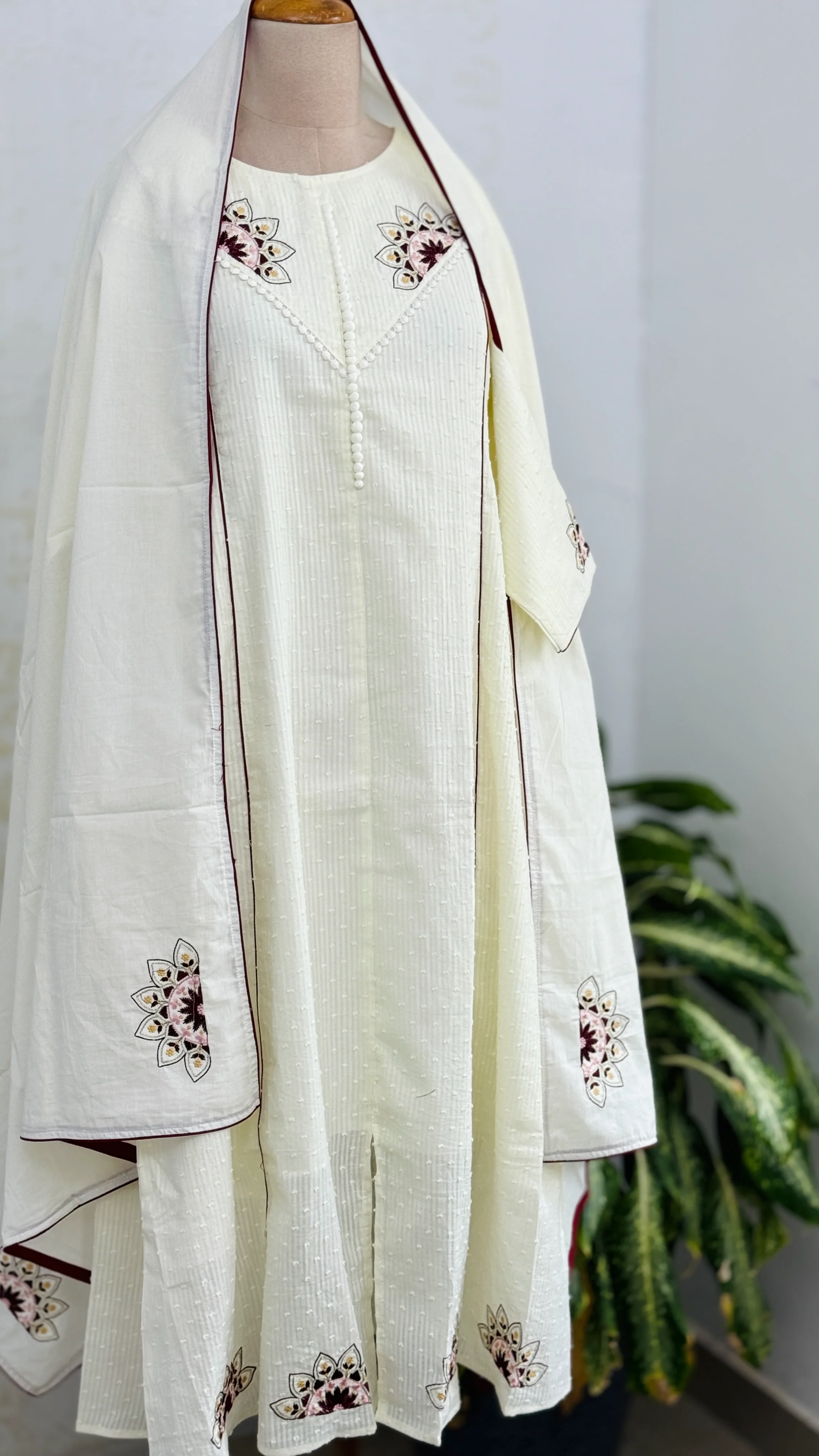 🌿 Pure Mul Cotton Striped Kurti Set with Embroidery 🌿 - Image 2