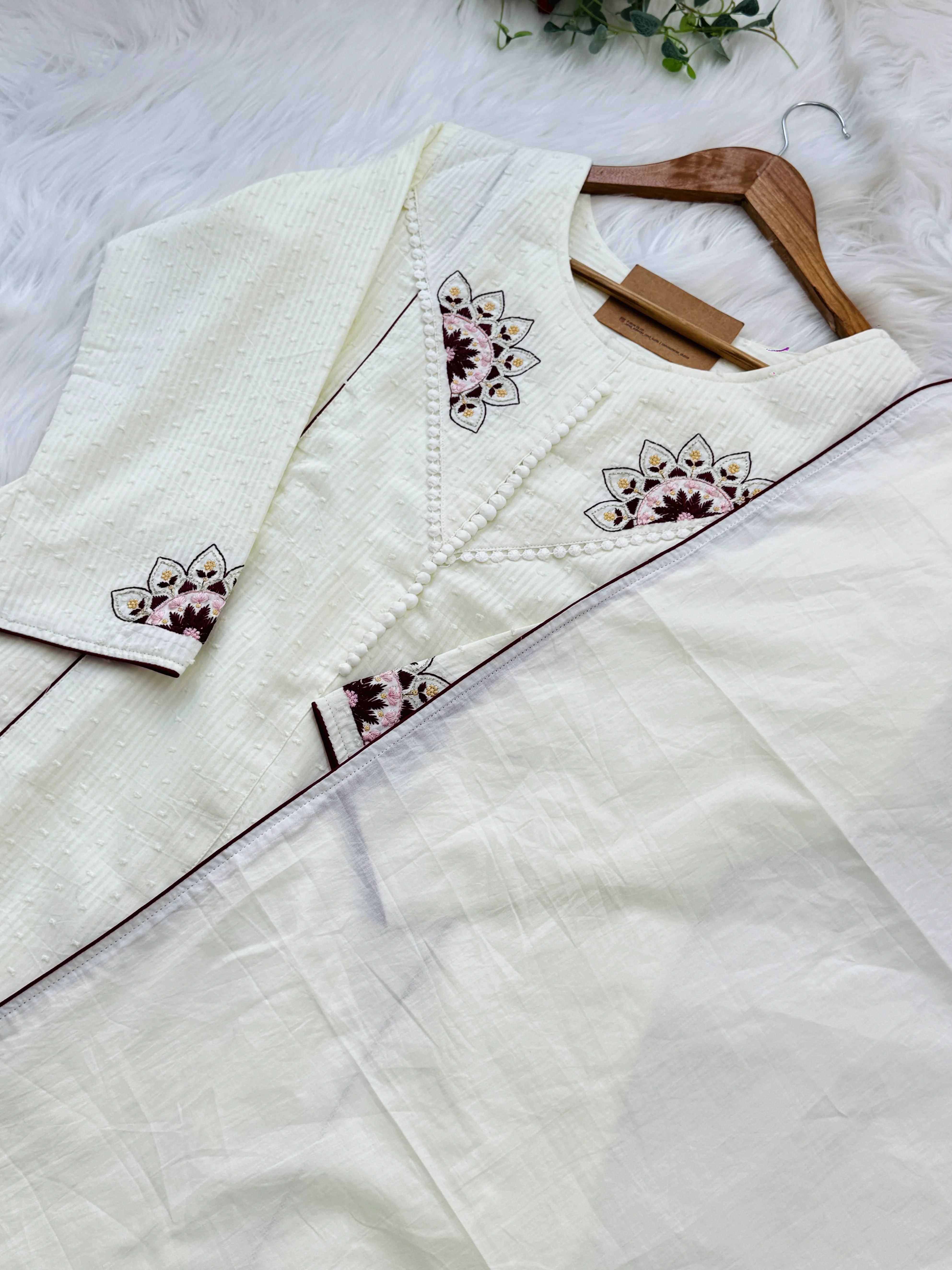 🌿 Pure Mul Cotton Striped Kurti Set with Embroidery 🌿 - Image 3