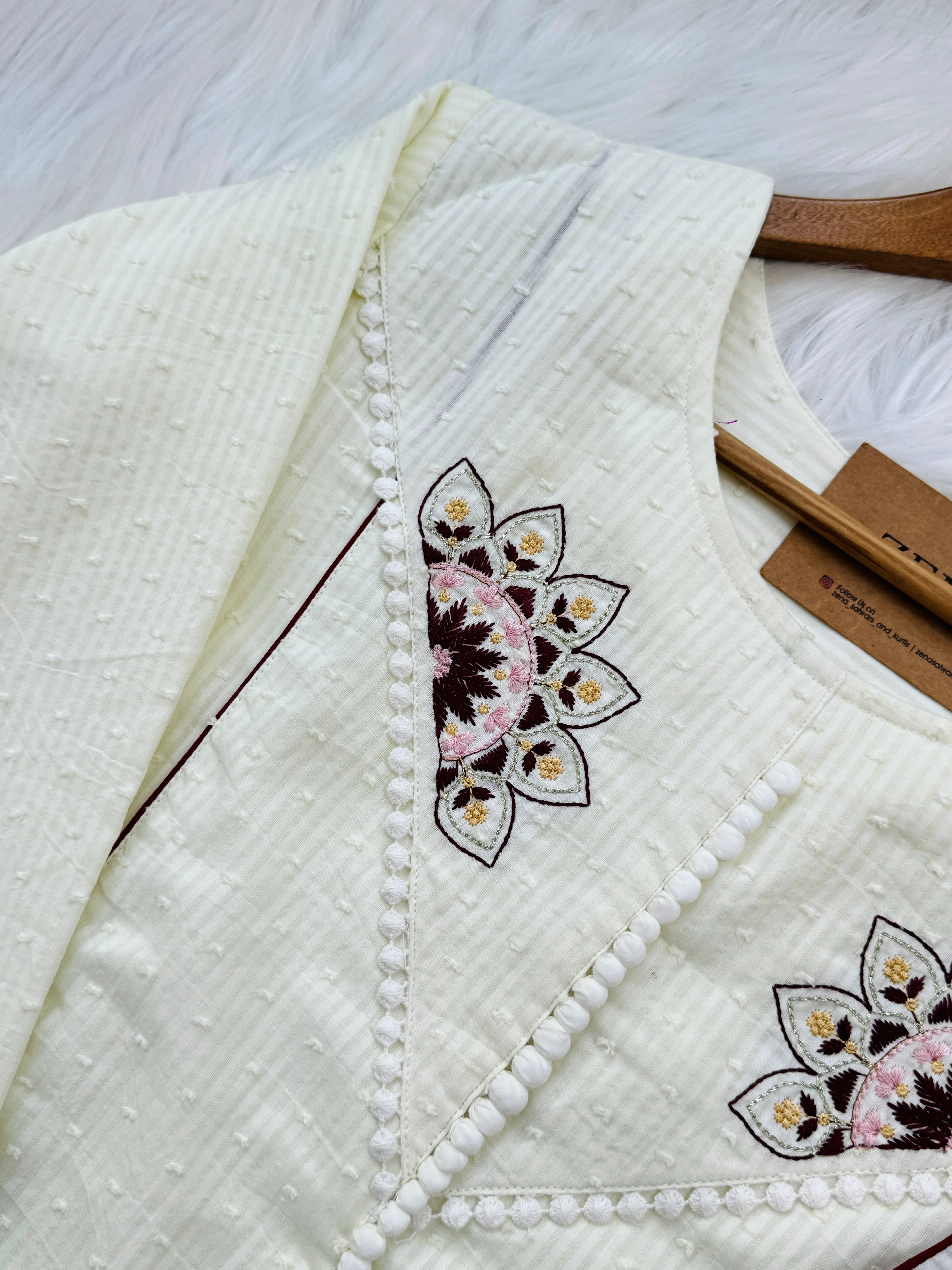 🌿 Pure Mul Cotton Striped Kurti Set with Embroidery 🌿 - Image 6