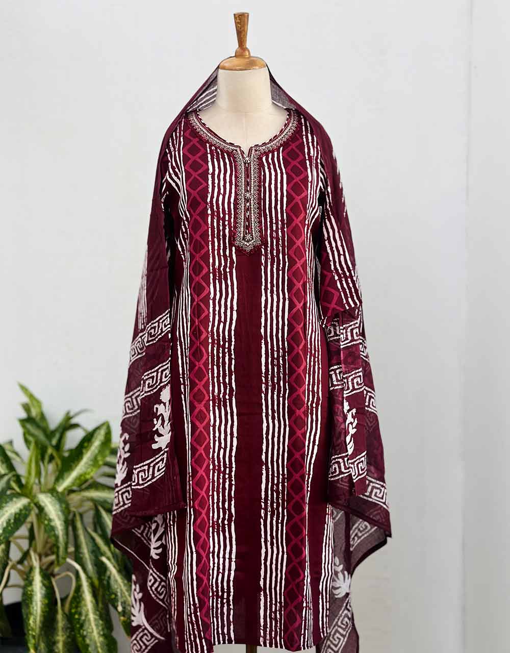 πΏ READY TO WEAR PURE COTTON KURTI SET β Comfort Meets Elegance β¨ - Image 3