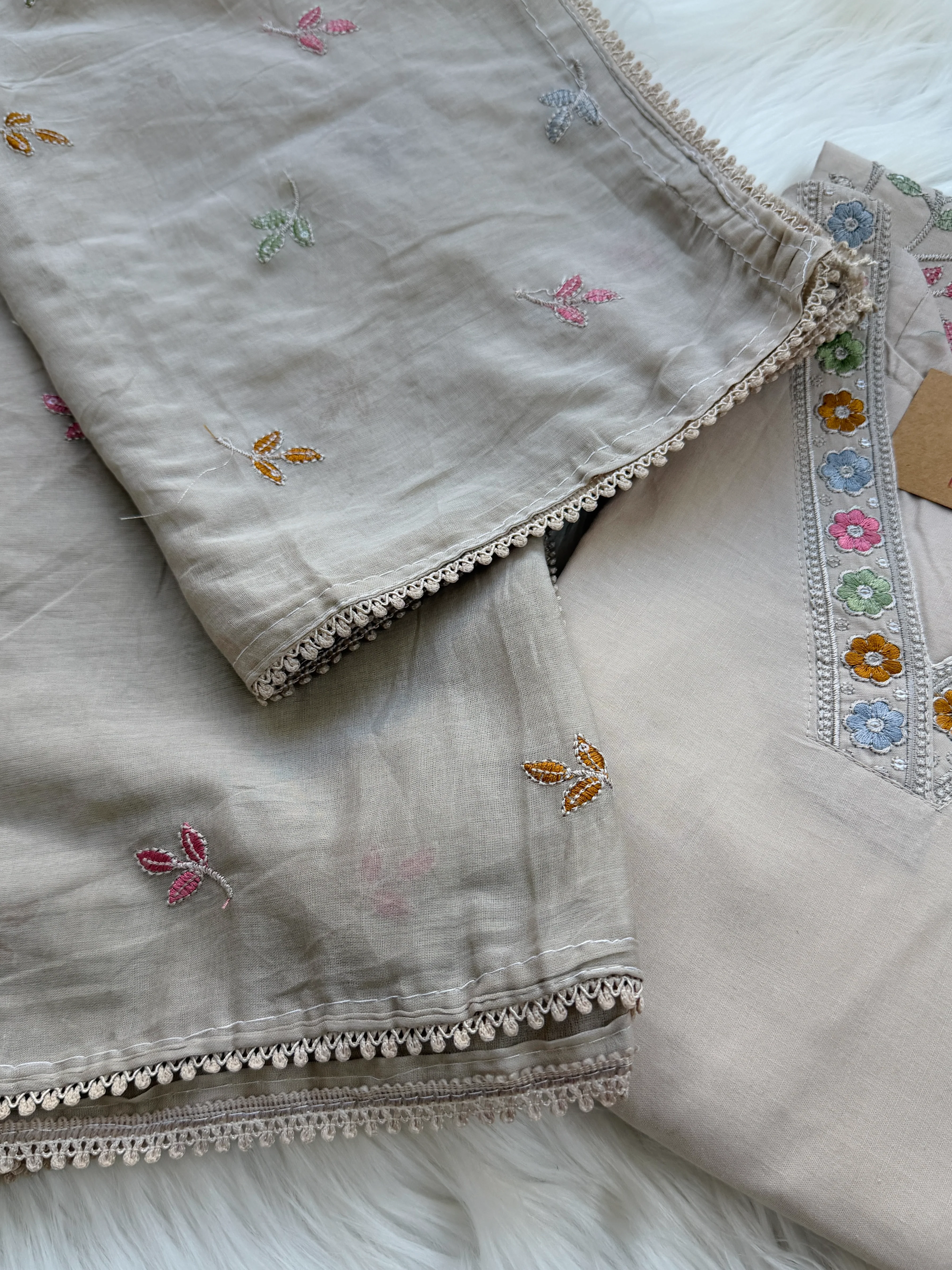 ✨ Cotton Embroidered V-Neck Kurti Set ✨ - Image 8