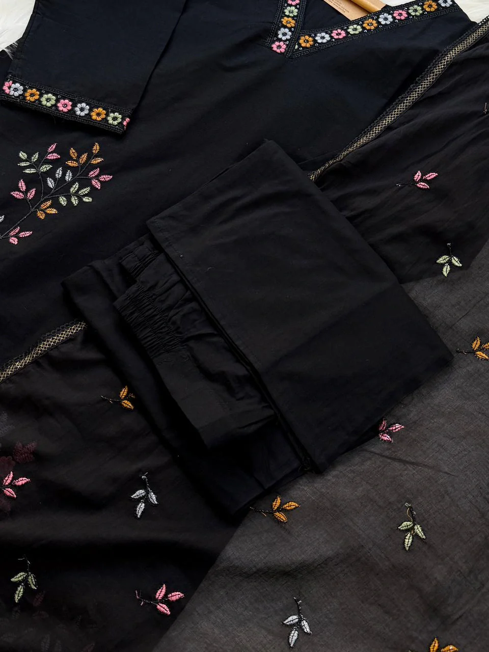 ✨ Cotton Embroidered V-Neck Kurti Set ✨ - Image 6