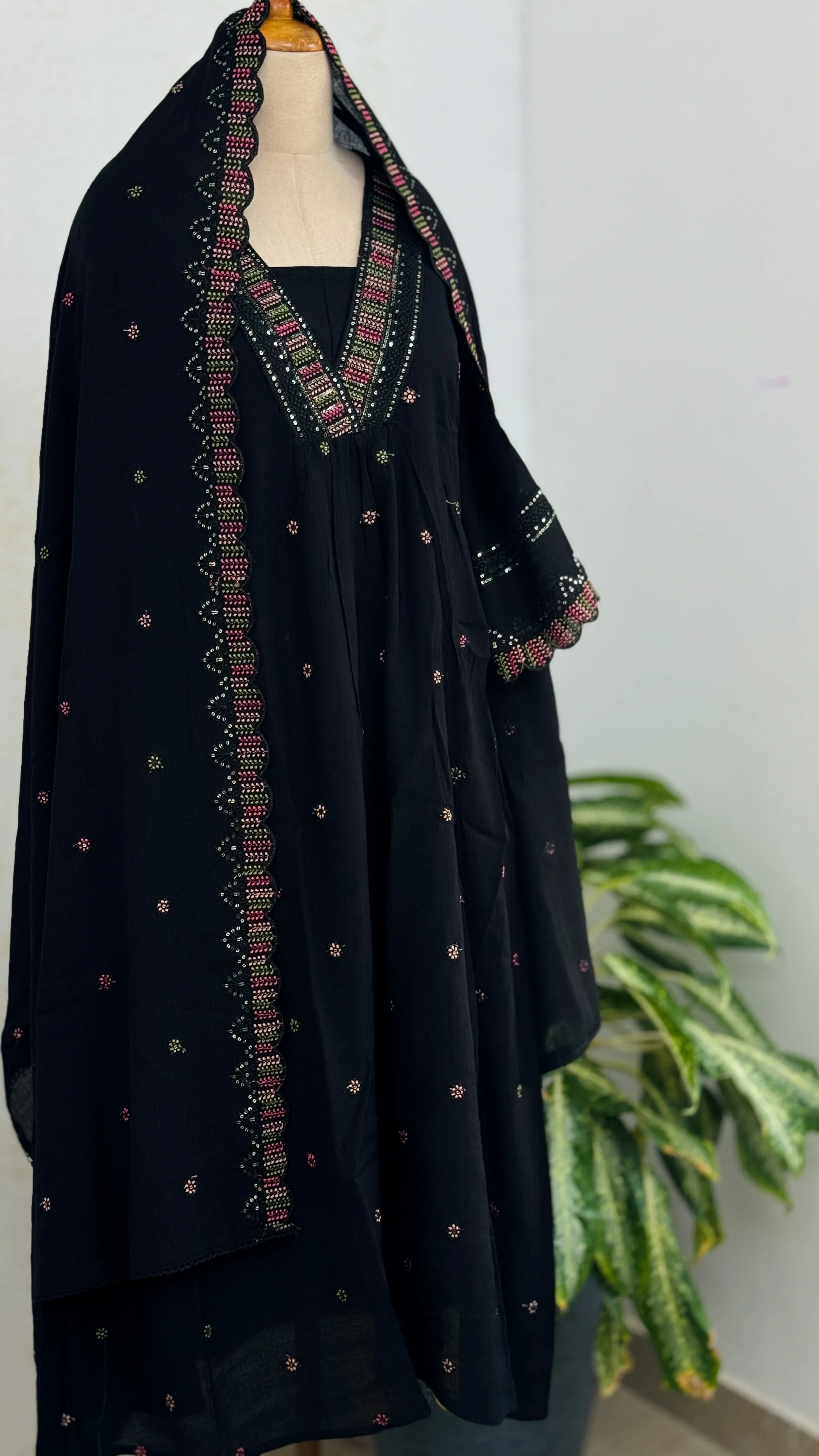 β¨ Crush Rayon Anarkali Set β¨ - Image 2