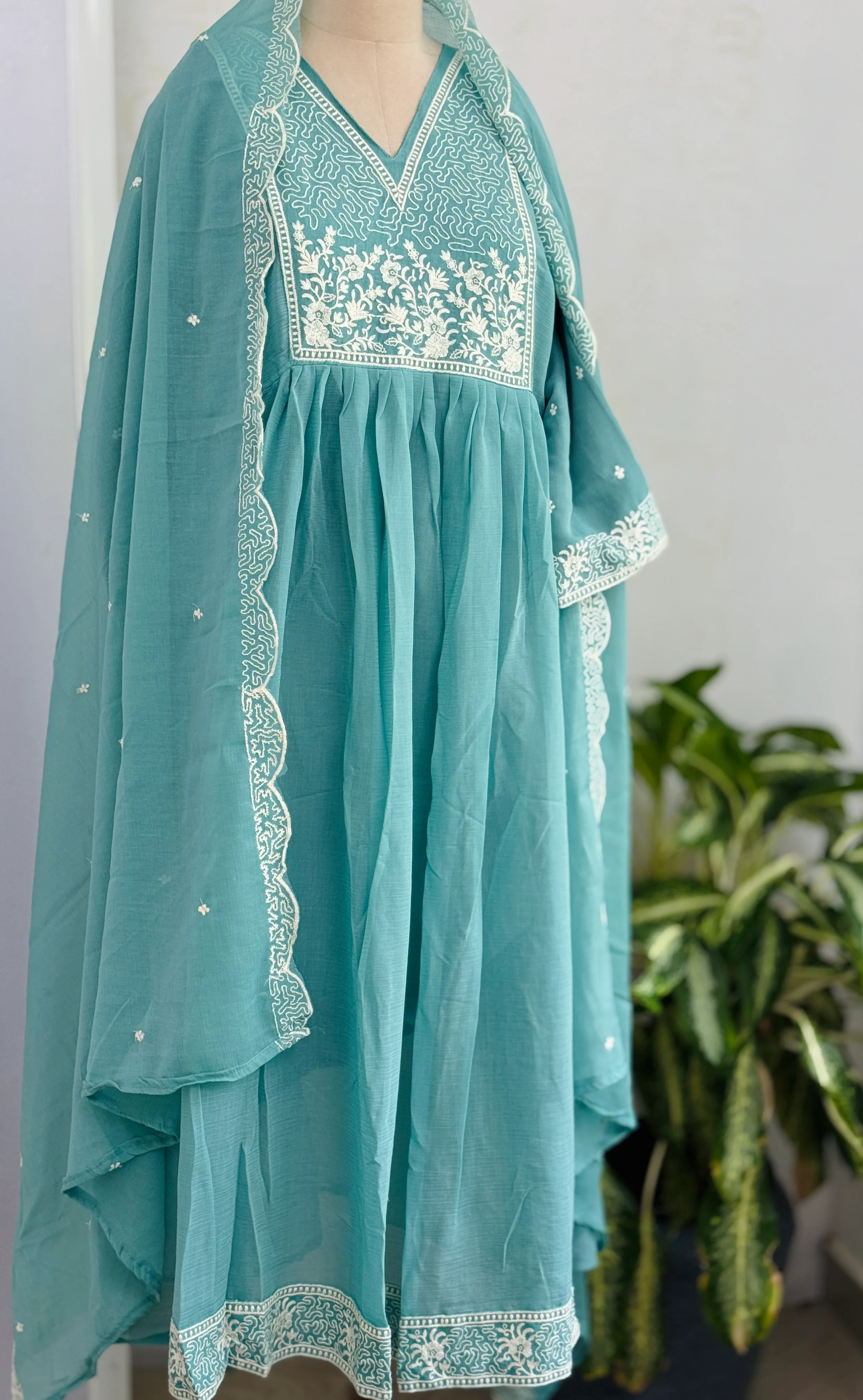 β¨ Crush Silk Embroidered Anarkali Kurti Set β¨ - Image 2