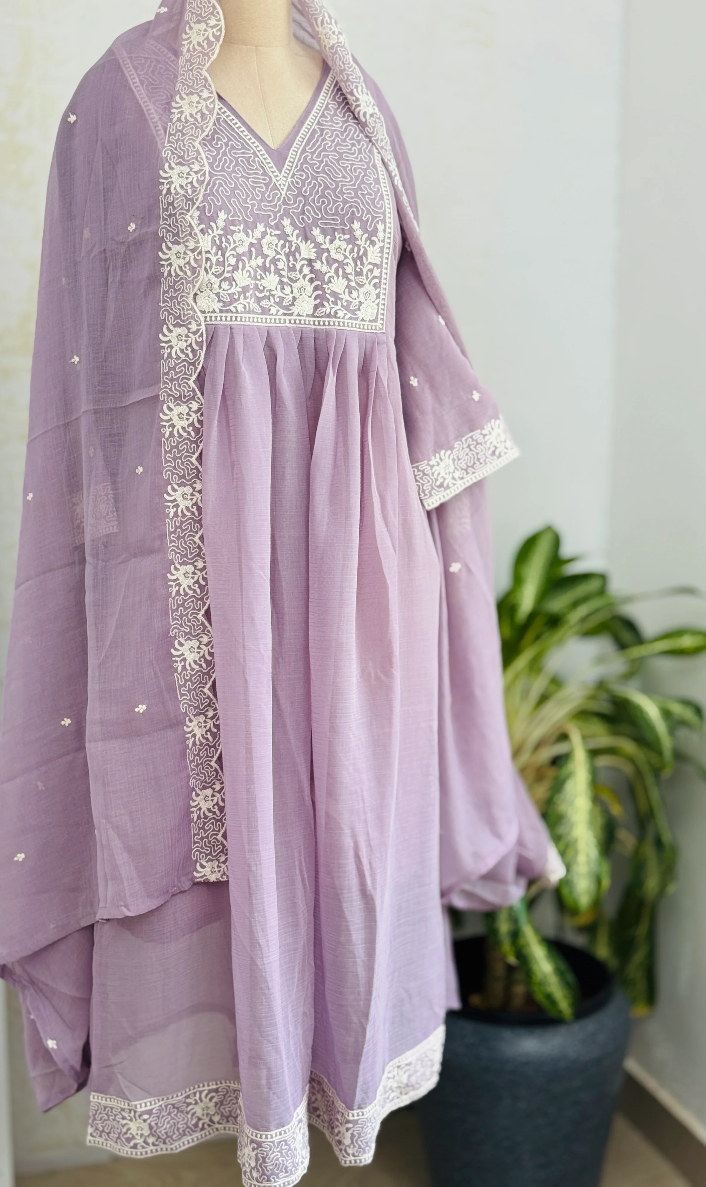 β¨ Crush Silk Embroidered Anarkali Kurti Set β¨ - Image 2