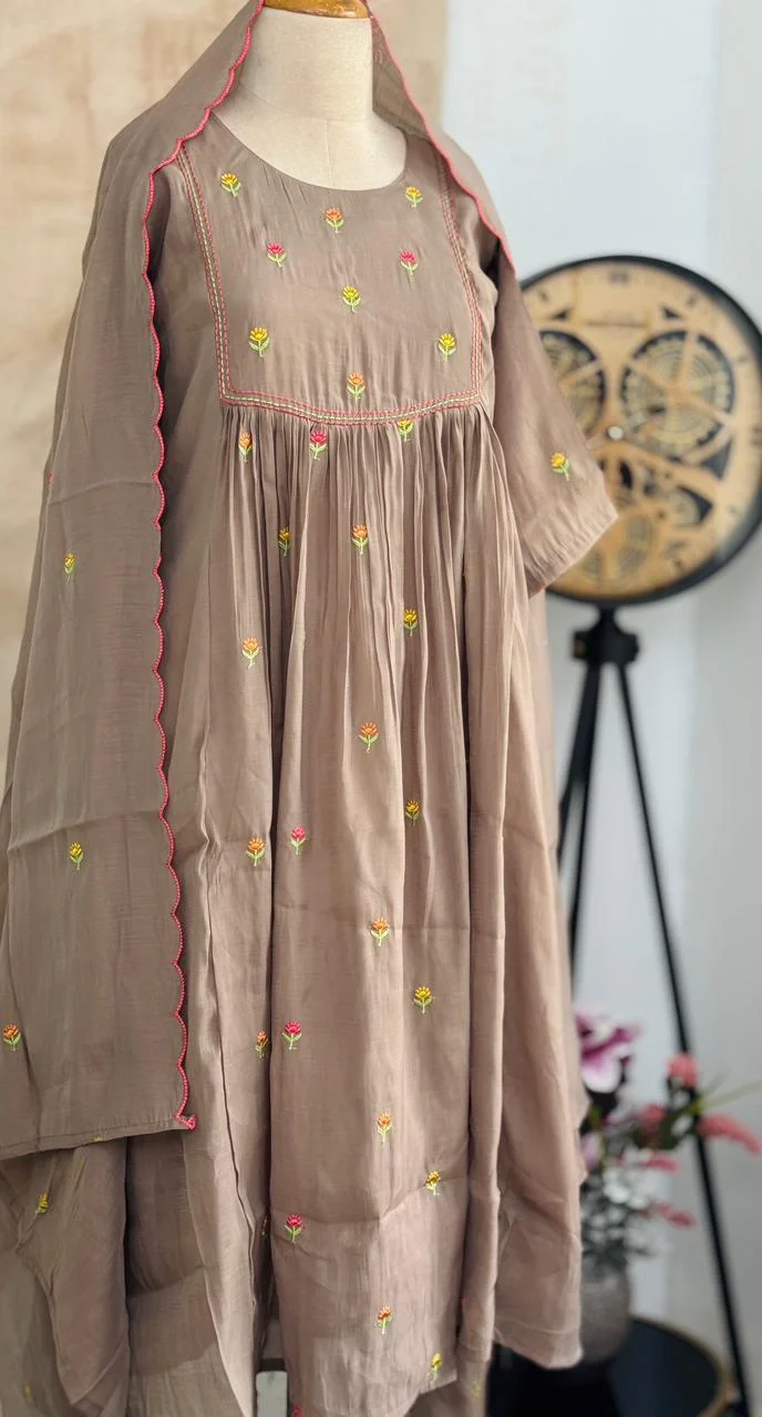 ✨ Glass Chanderi Anarkali Kurti Set – Top, Bottom & Dupatta ✨ - Image 2