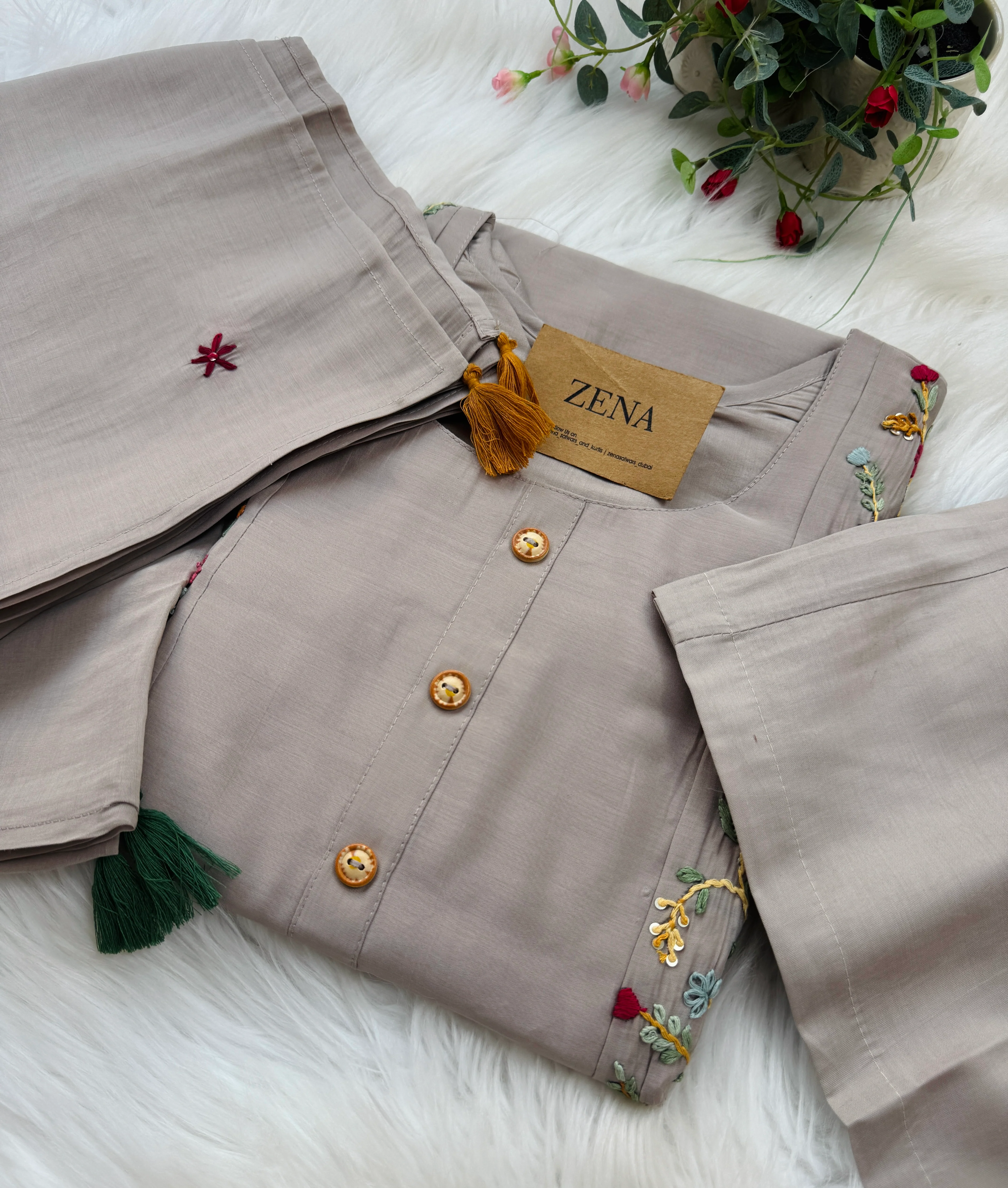 ✨ Glass Chanderi Embroidered Kurti Set ✨