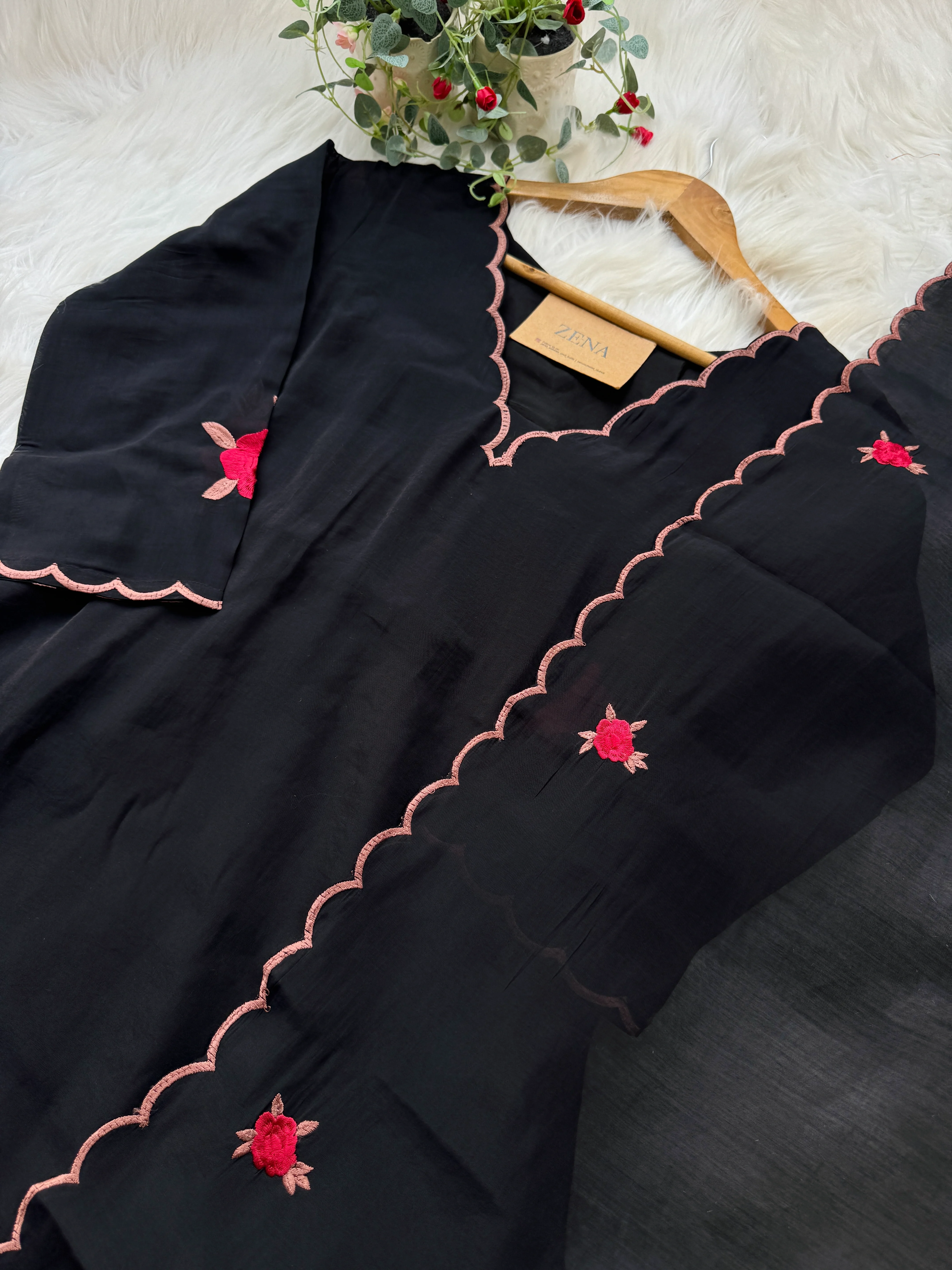 ✨ Glass Chanderi Embroidered Kurti Set ✨ - Image 3