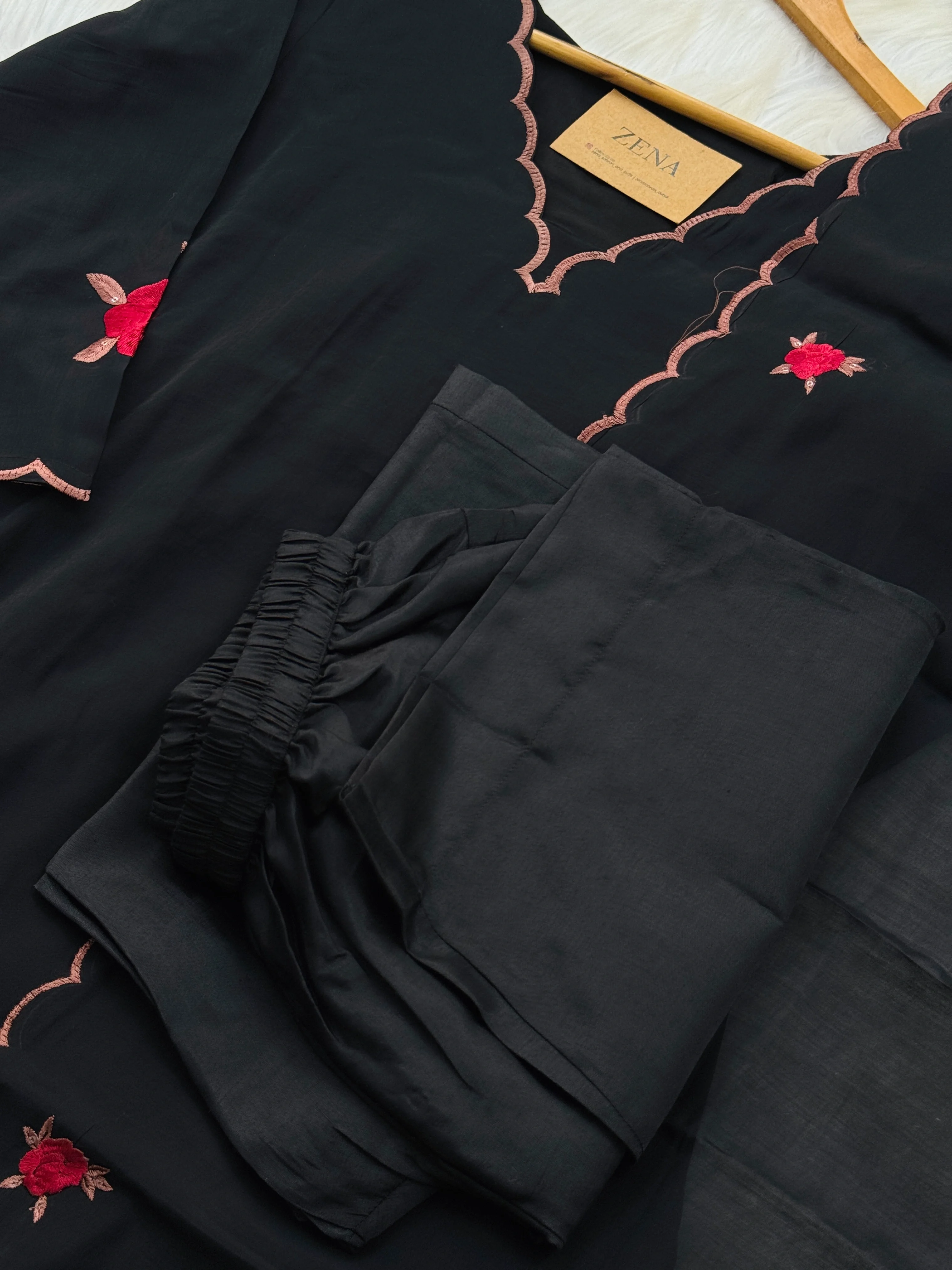 ✨ Glass Chanderi Embroidered Kurti Set ✨ - Image 5