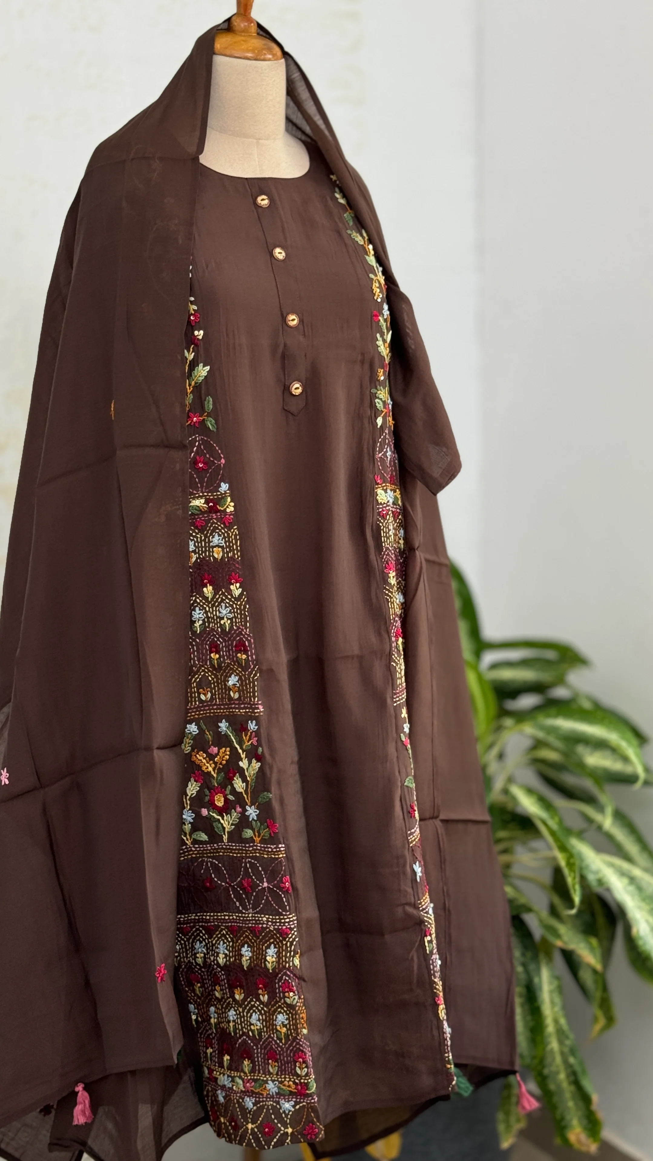 ✨ Glass Chanderi Embroidered Kurti Set ✨ - Image 2