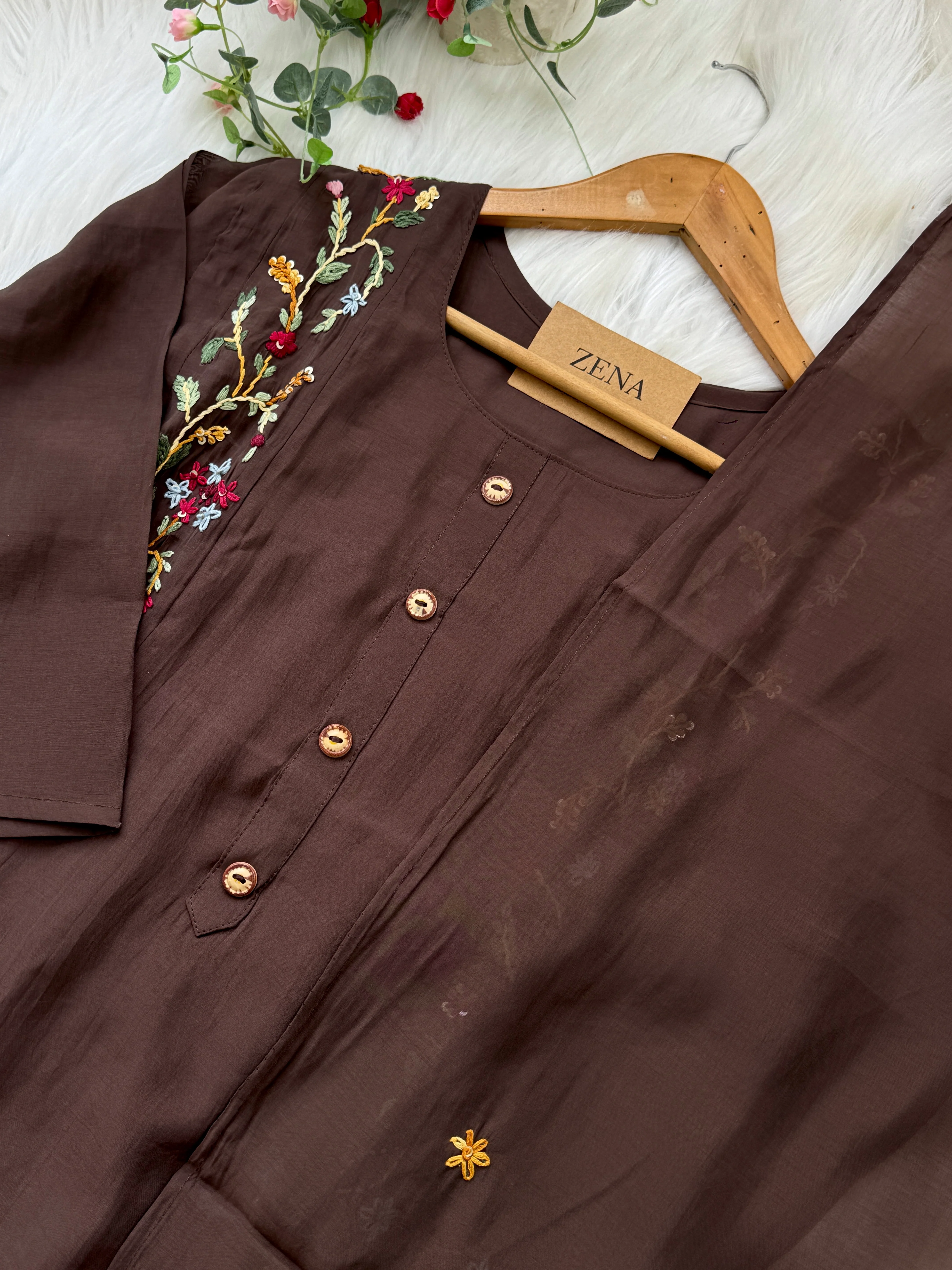 ✨ Glass Chanderi Embroidered Kurti Set ✨ - Image 3