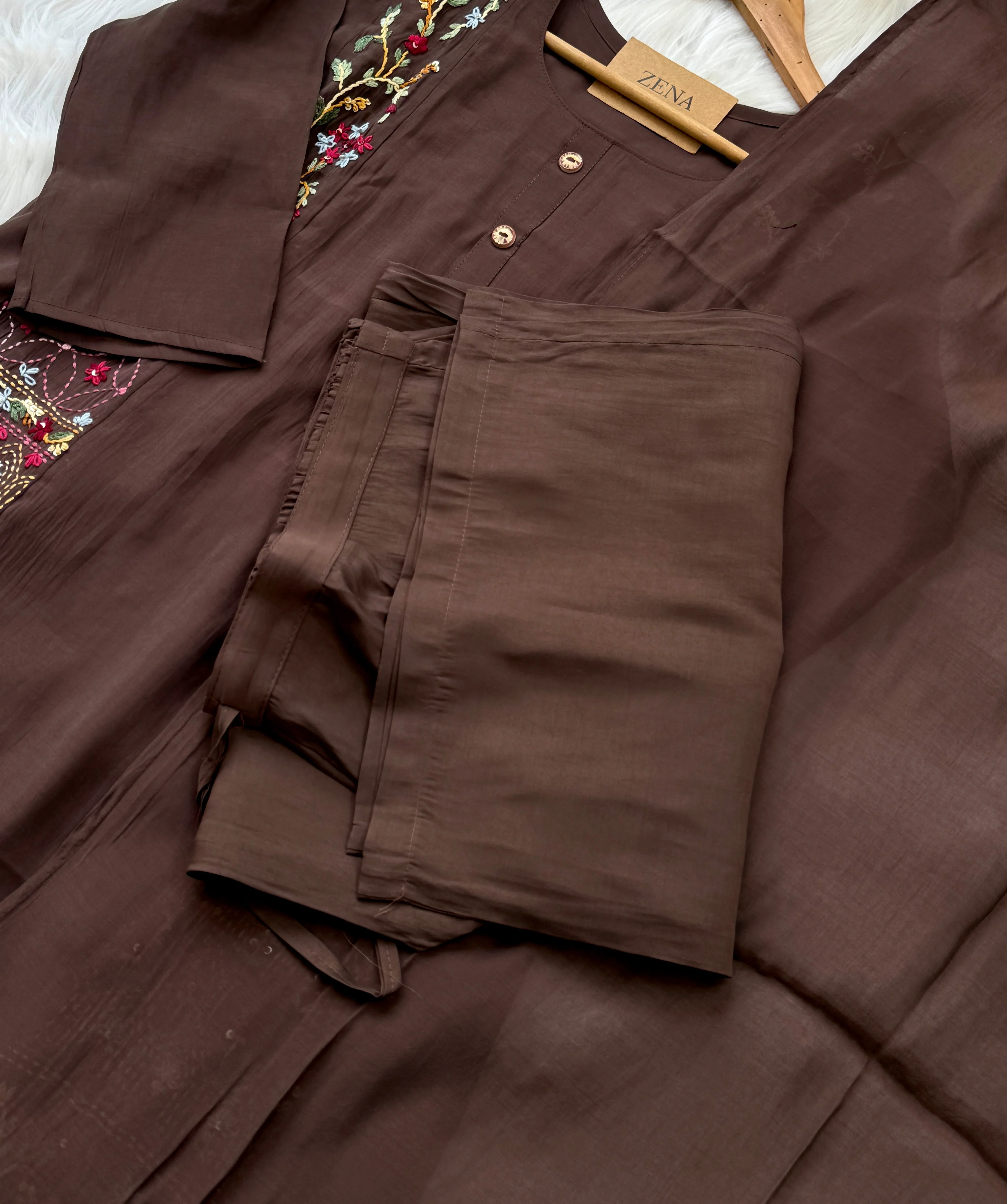 ✨ Glass Chanderi Embroidered Kurti Set ✨ - Image 5
