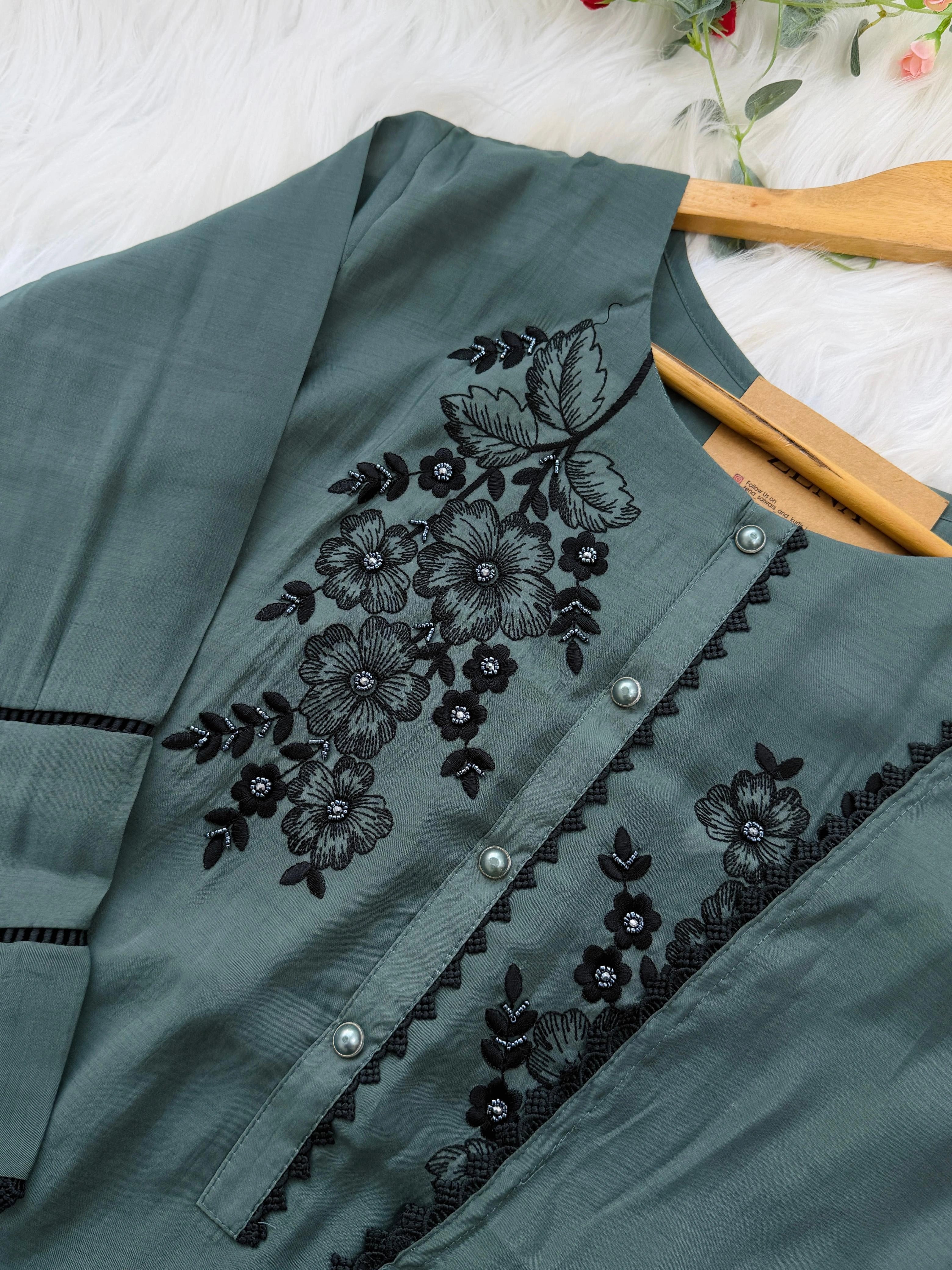 ✨ Glass Chanderi Embroidered Kurti Set ✨ - Image 7