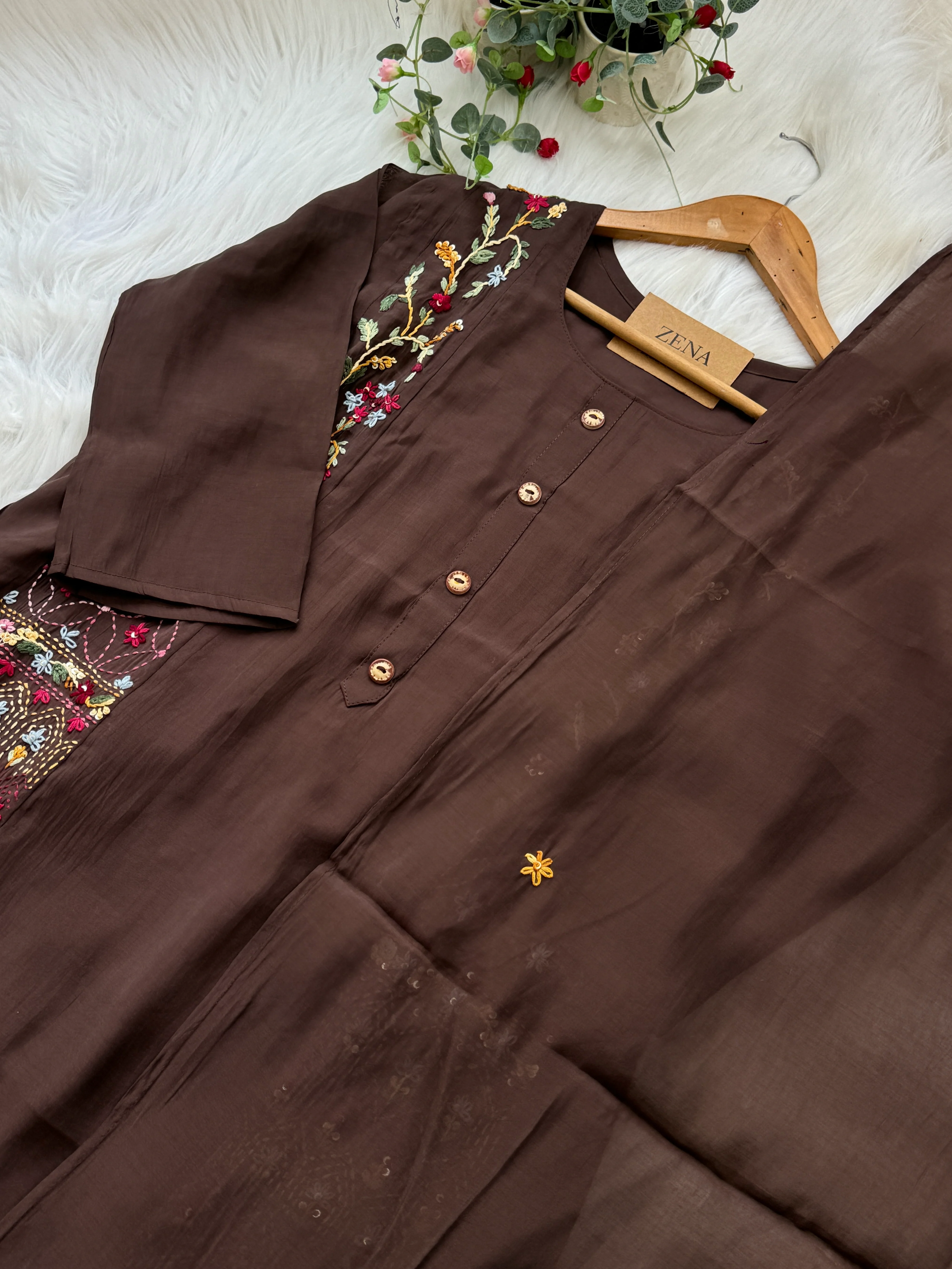 ✨ Glass Chanderi Embroidered Kurti Set ✨ - Image 6
