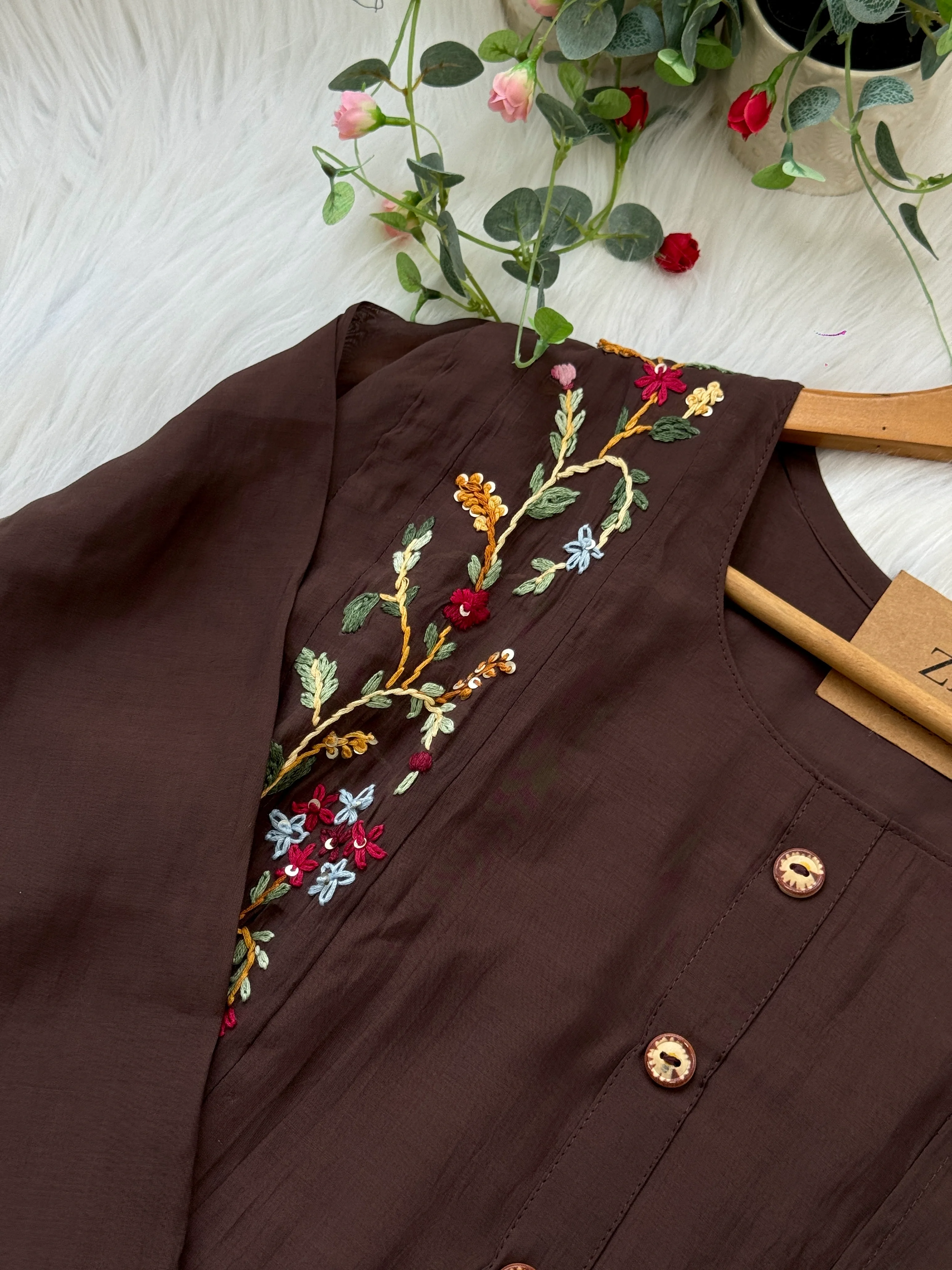 ✨ Glass Chanderi Embroidered Kurti Set ✨ - Image 7