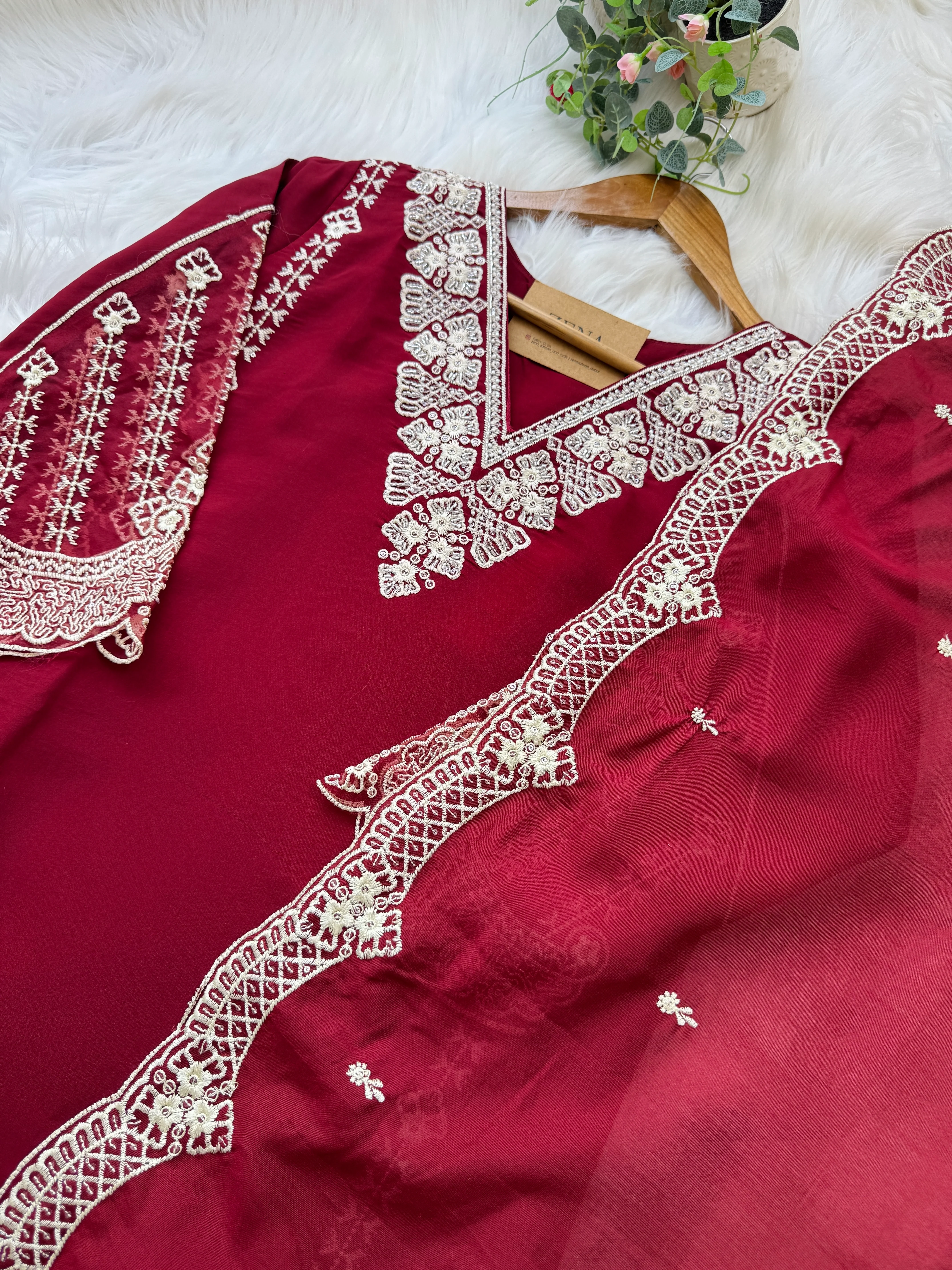 ✨ Glass Chanderi Pakistani Embroidered Kurti Set ✨ - Image 3