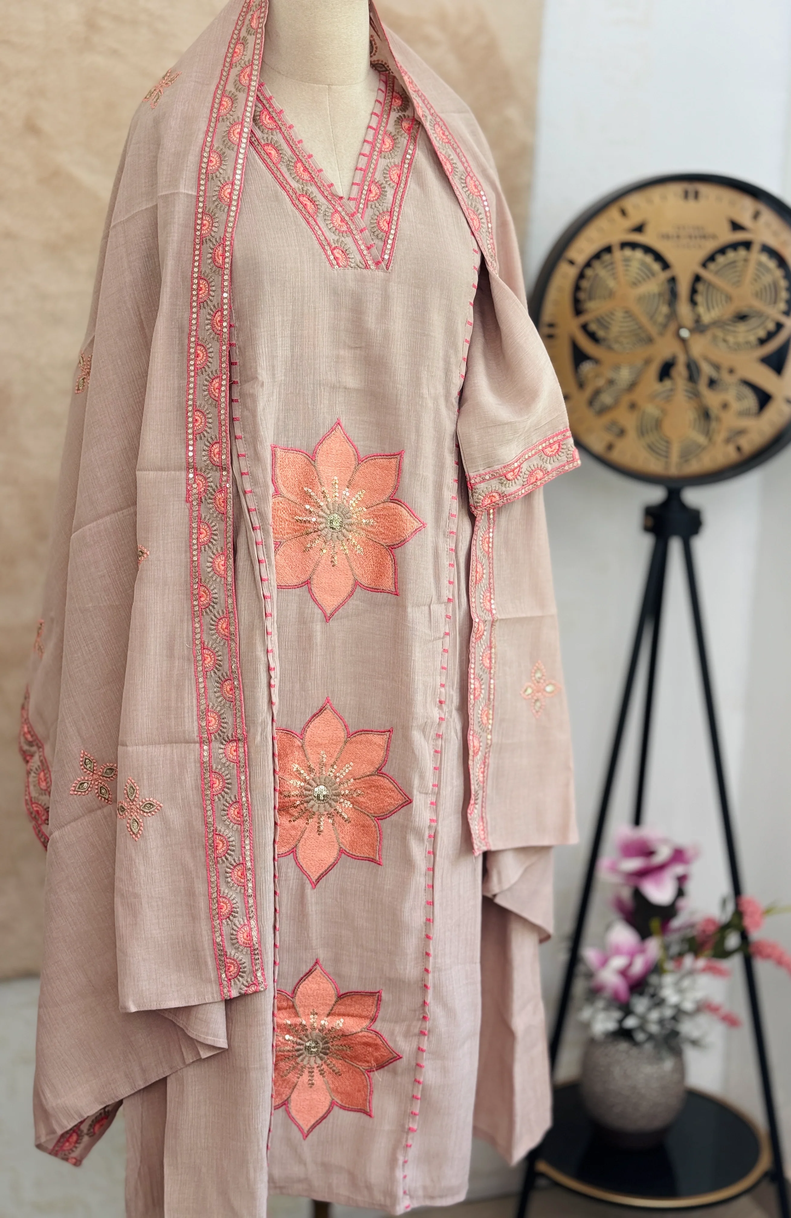 ✨ Imported Crush Silk Kurti Set with Appliqué Work ✨ - Image 2