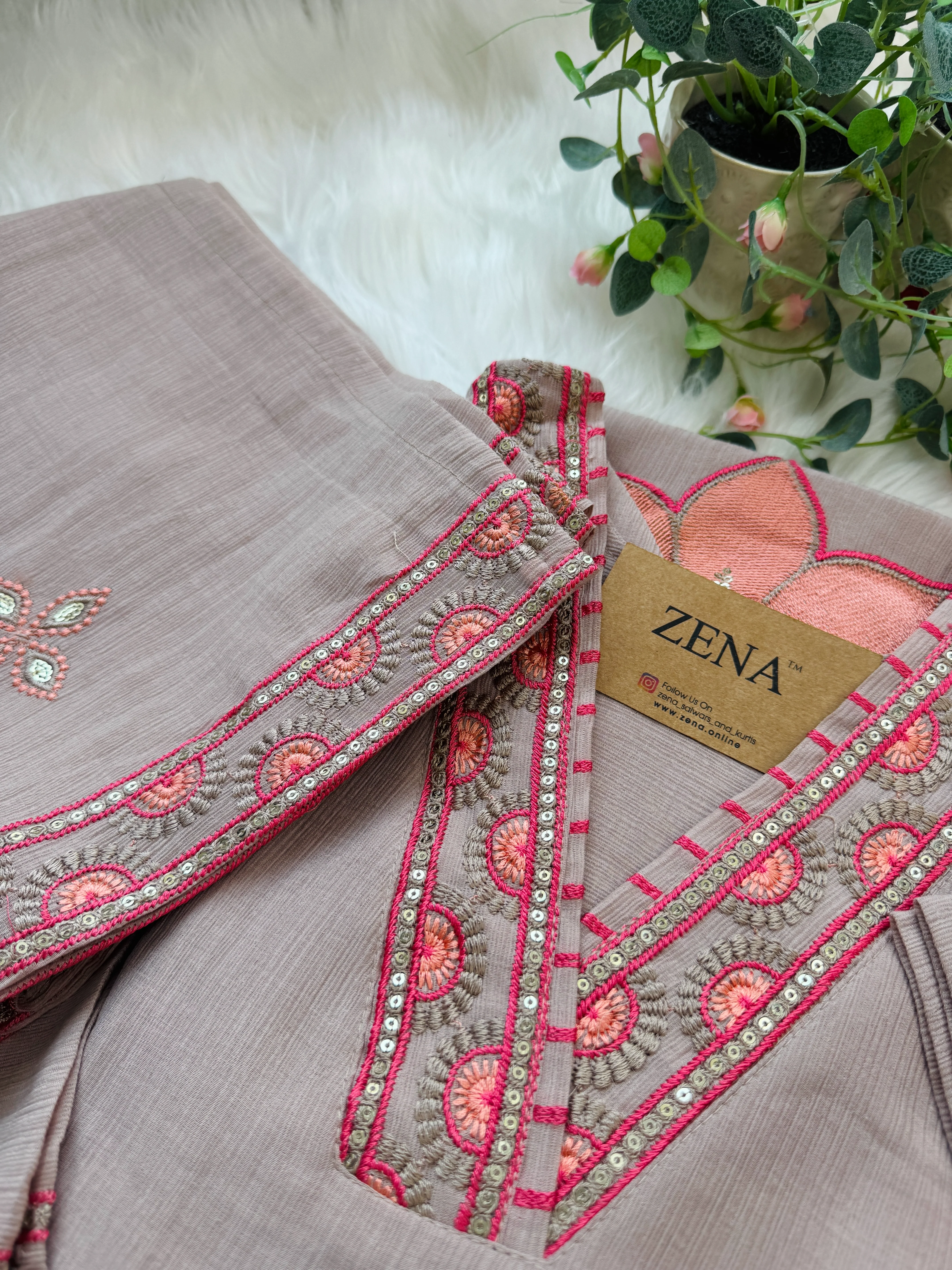 ✨ Imported Crush Silk Kurti Set with Appliqué Work ✨ - Image 3