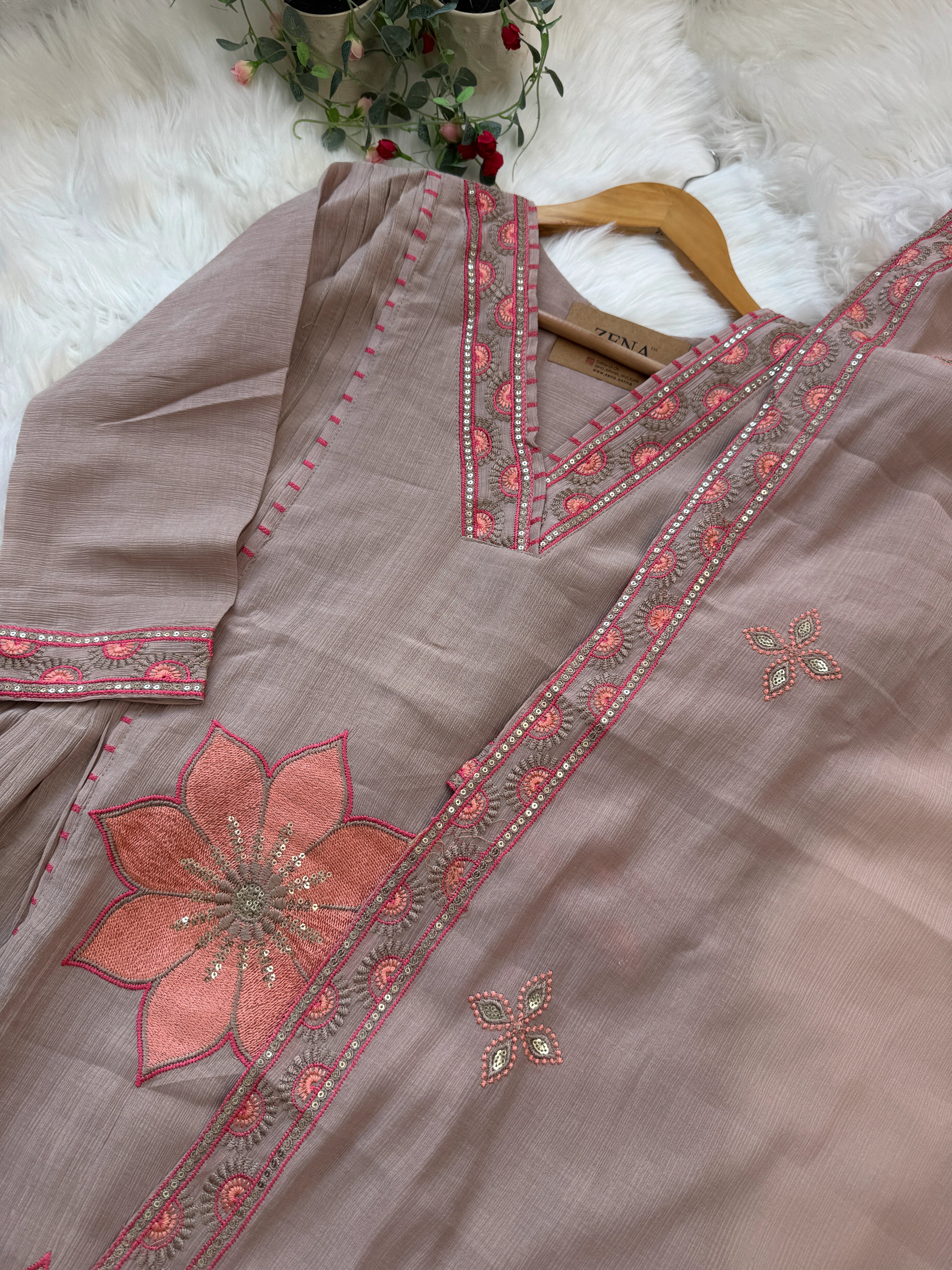 ✨ Imported Crush Silk Kurti Set with Appliqué Work ✨ - Image 4