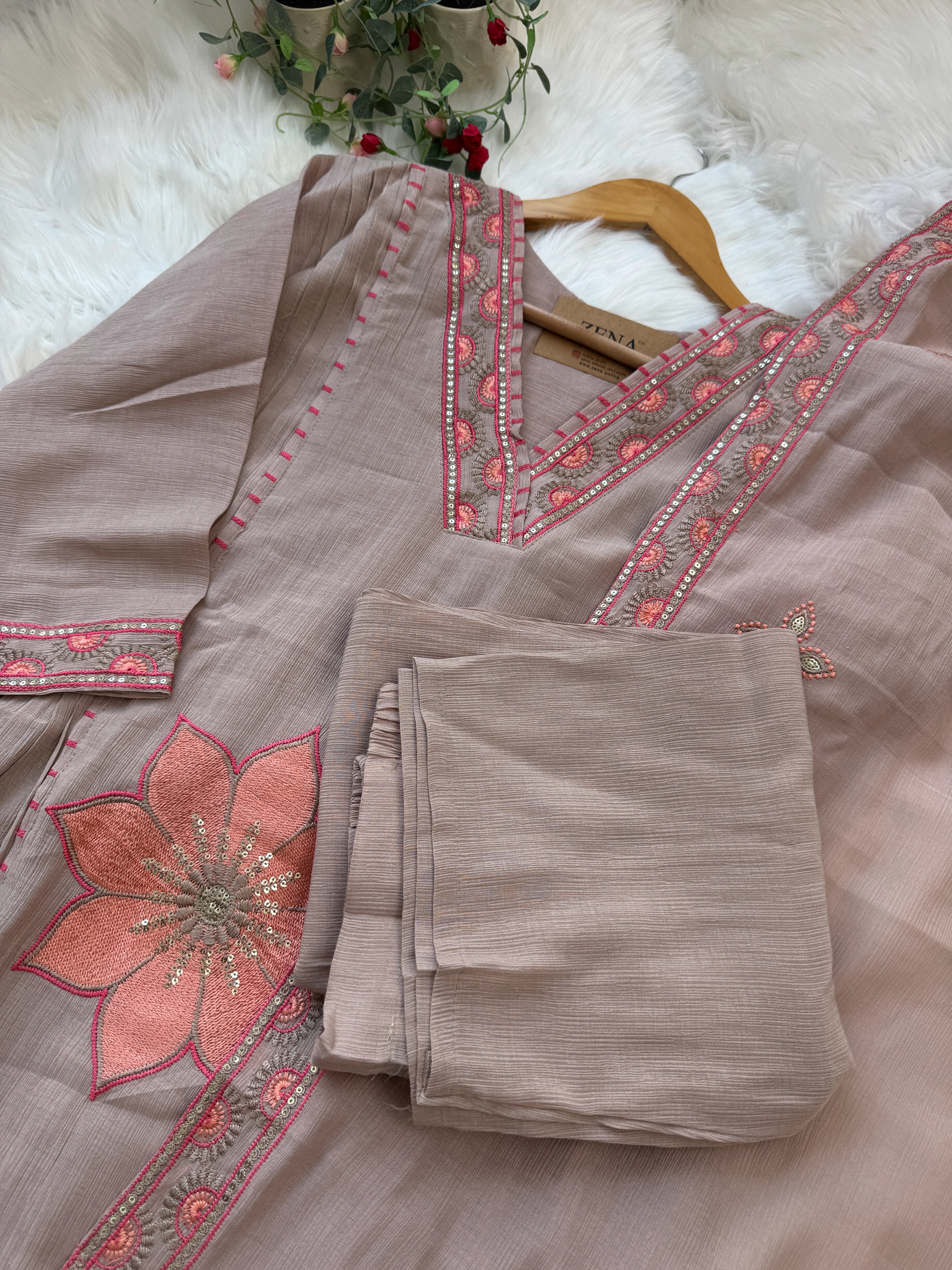 ✨ Imported Crush Silk Kurti Set with Appliqué Work ✨ - Image 5