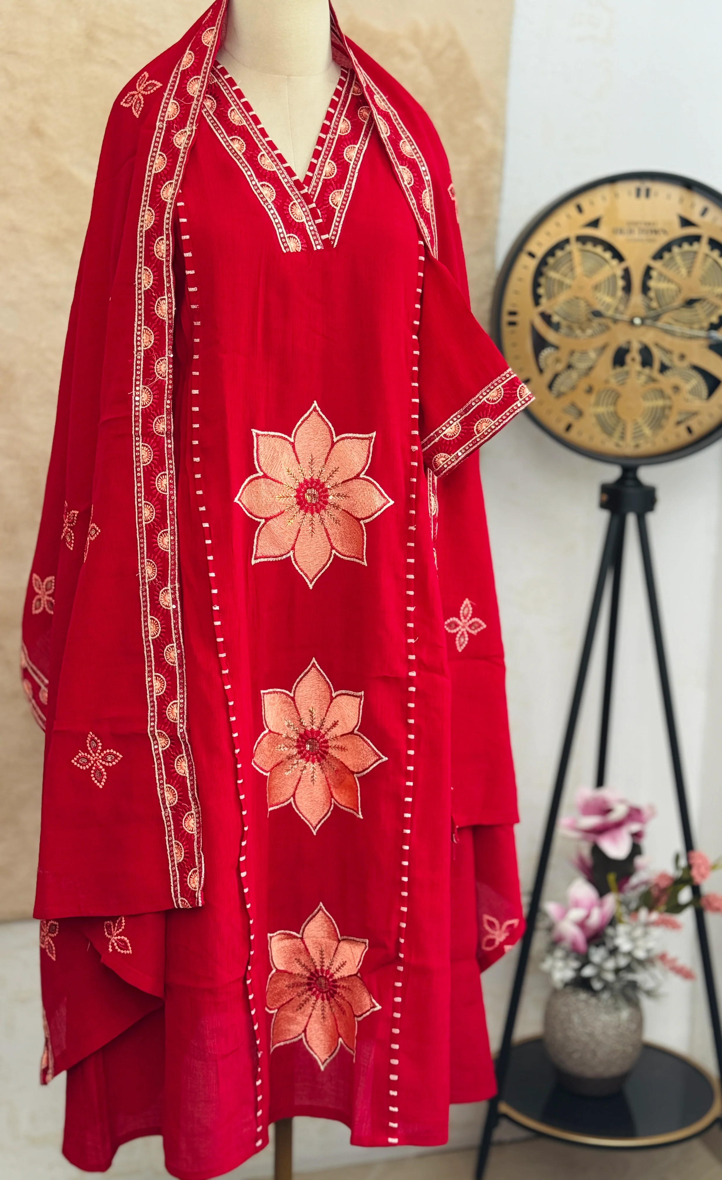 ✨ Imported Crush Silk Kurti Set with Appliqué Work ✨ - Image 2