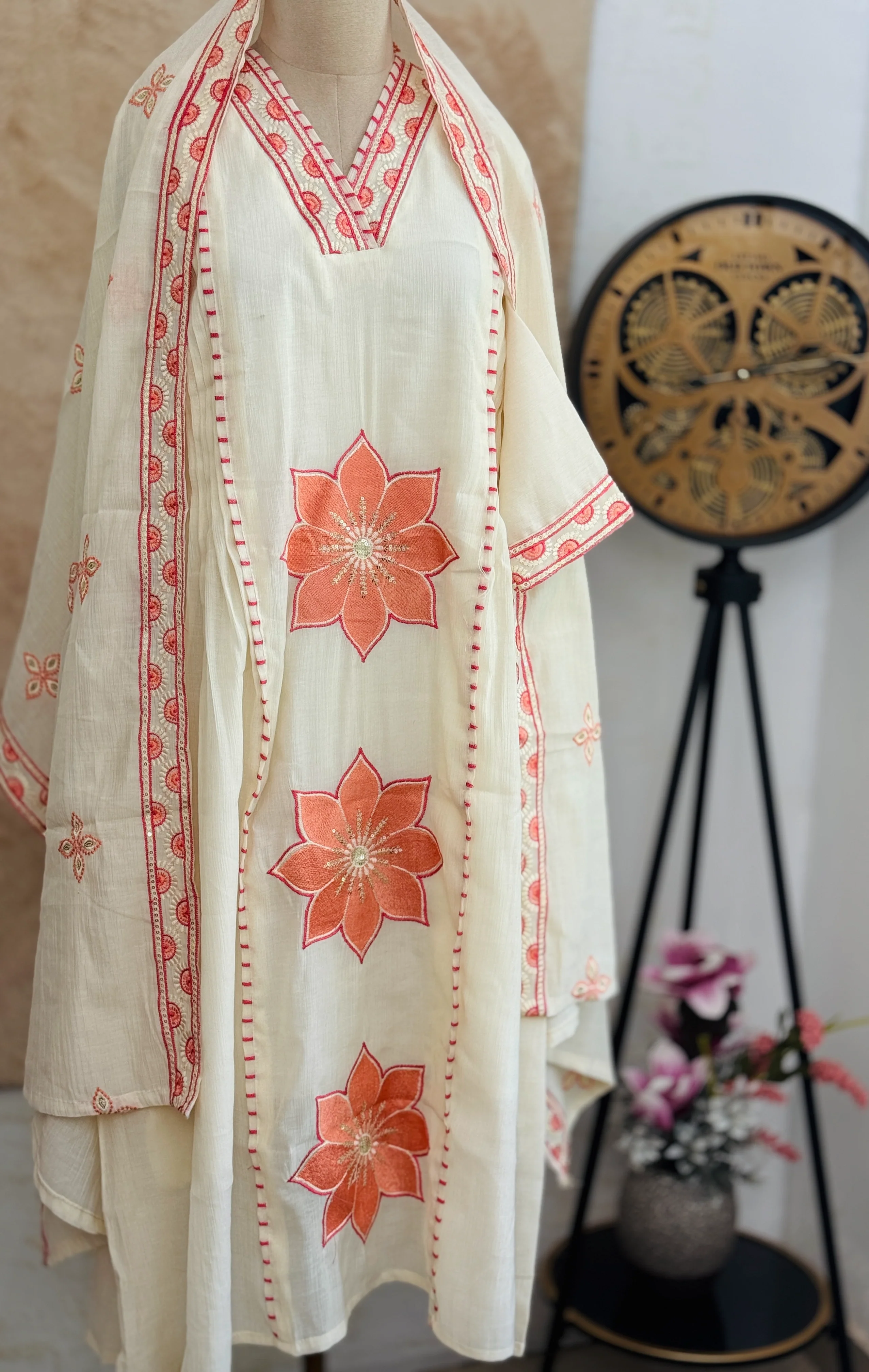 ✨ Imported Crush Silk Kurti Set with Appliqué Work ✨ - Image 2