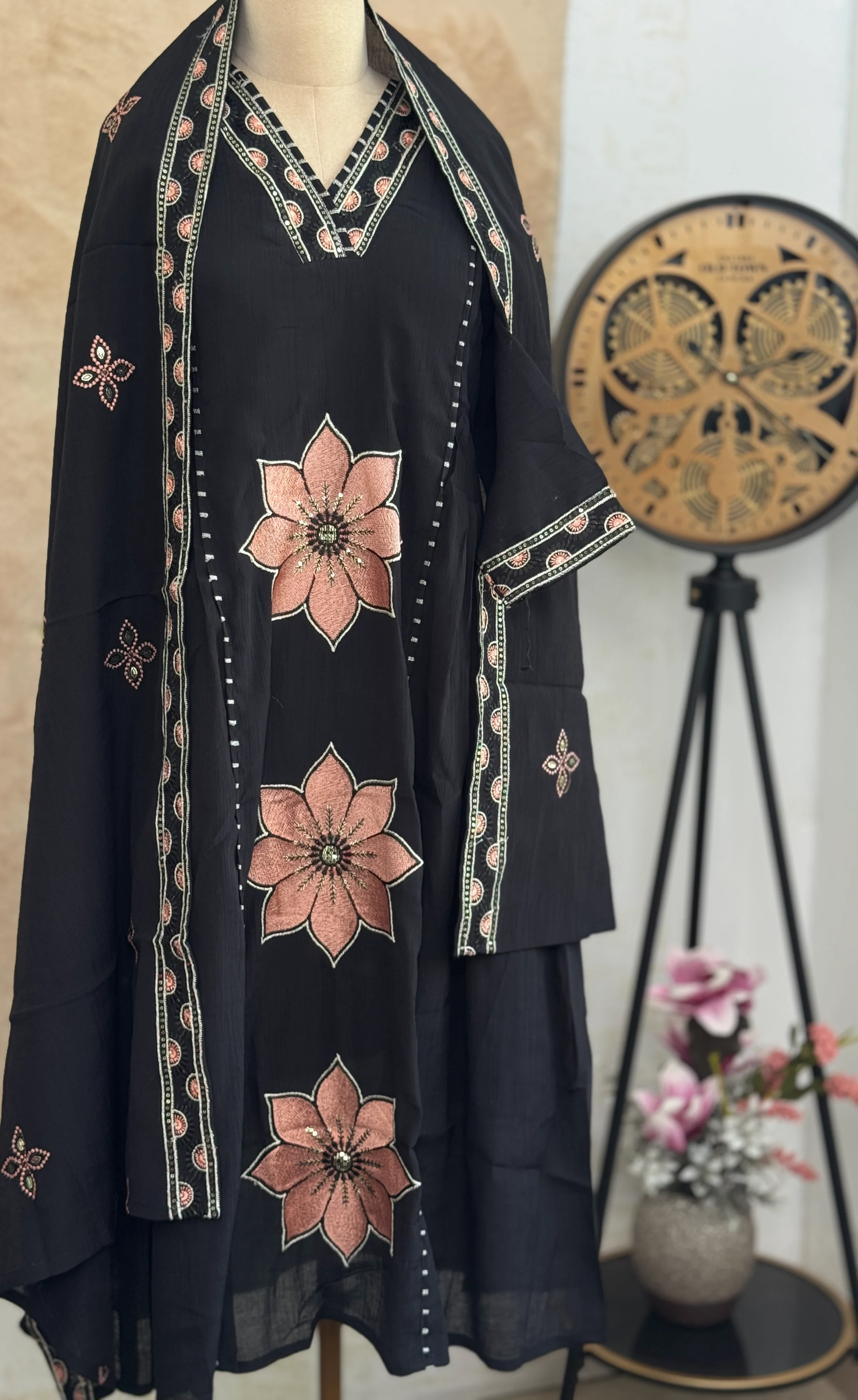✨ Imported Crush Silk Kurti Set with Appliqué Work ✨ - Image 5