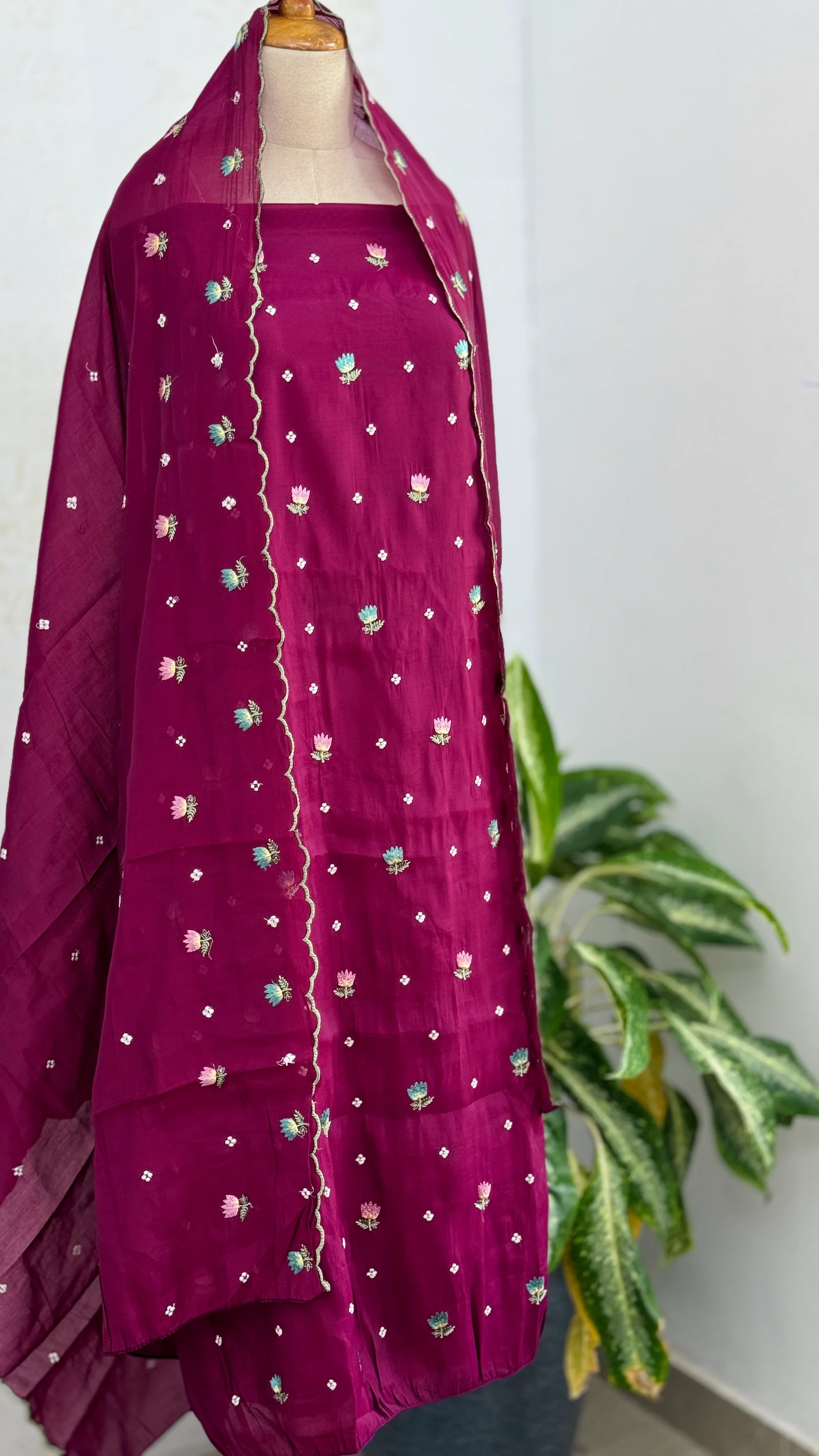 β¨ Malai Chanderi Unstitched Suit β¨ - Image 2