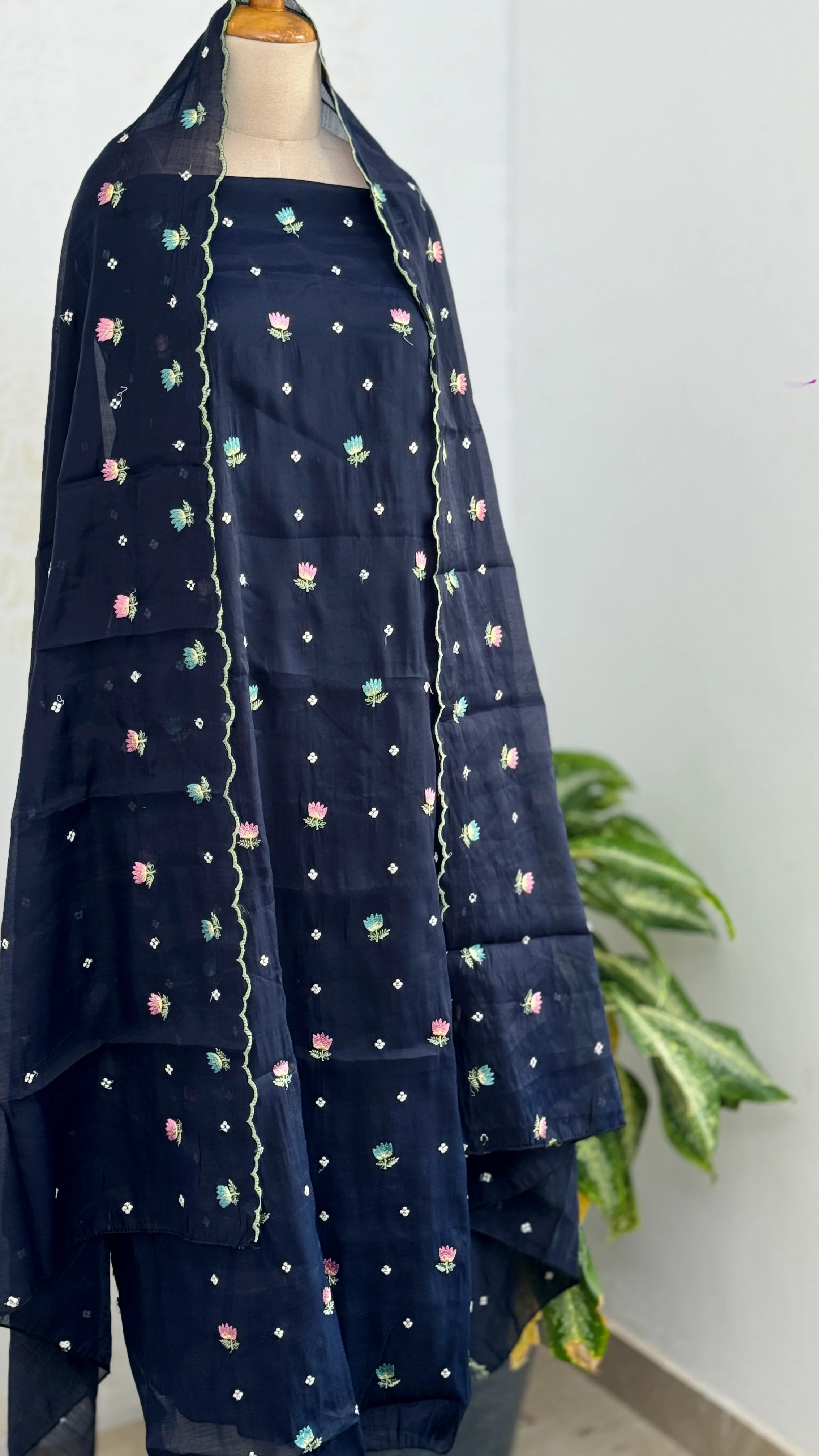 β¨ Malai Chanderi Unstitched Suit β¨ - Image 3