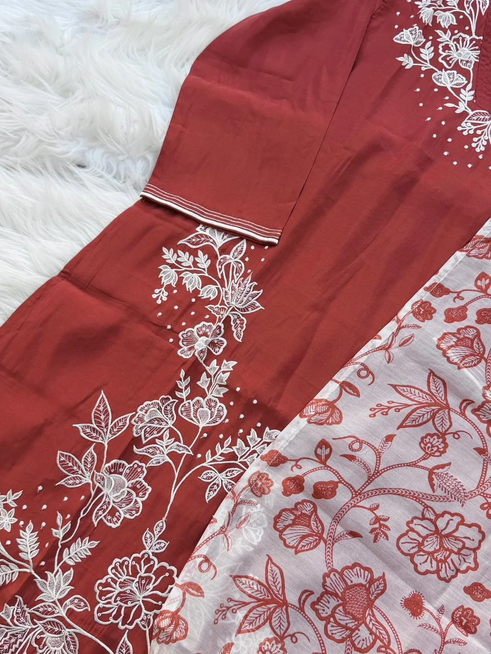 ✨ Modal Mul Chanderi Embroidered Kurti Set ✨ - Image 8