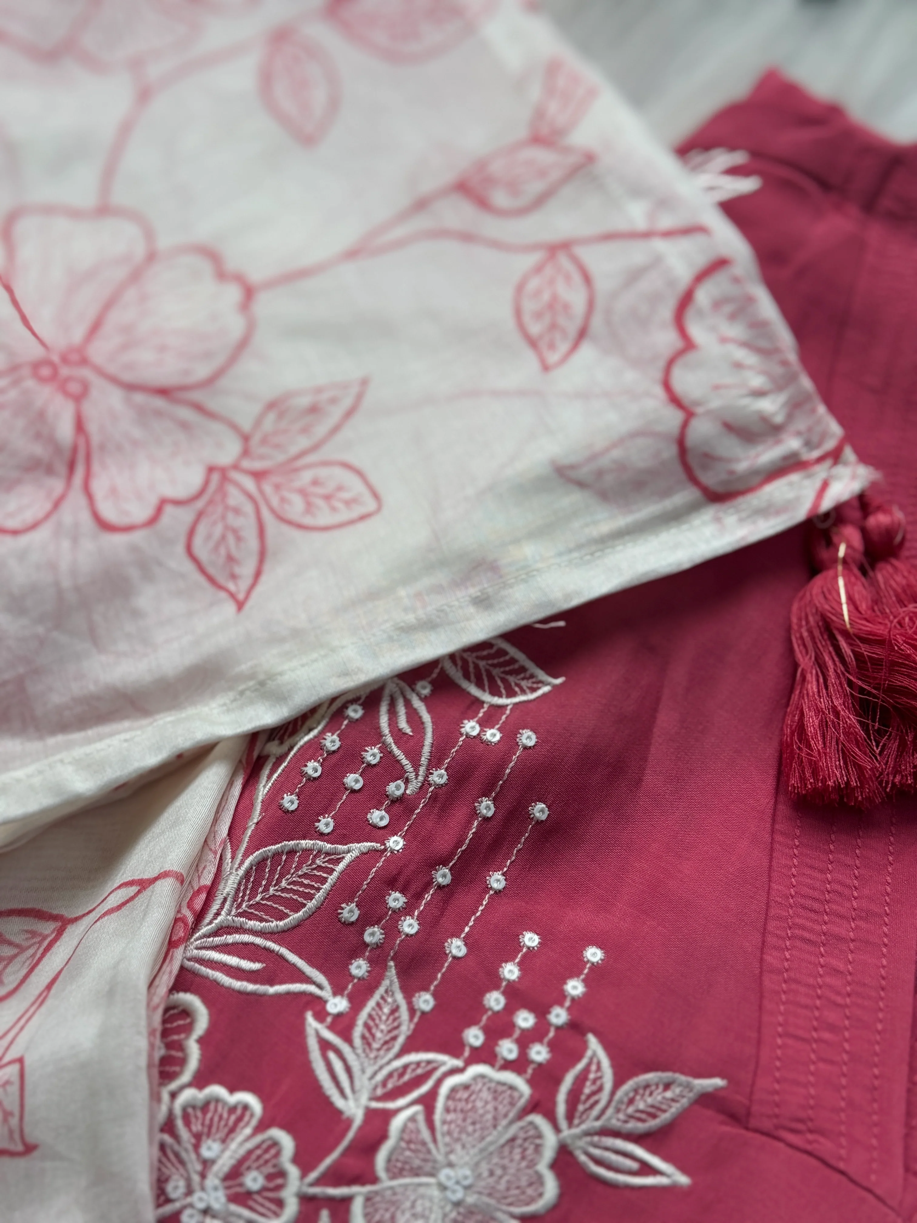 ✨ Modal Mul Chanderi Embroidered Kurti Set ✨ - Image 3