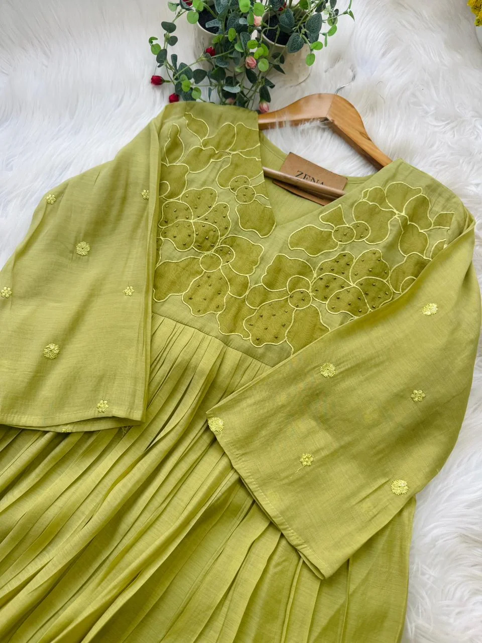 ✨ Mul Chanderi Appliqué Work Kurti Set ✨ - Image 4