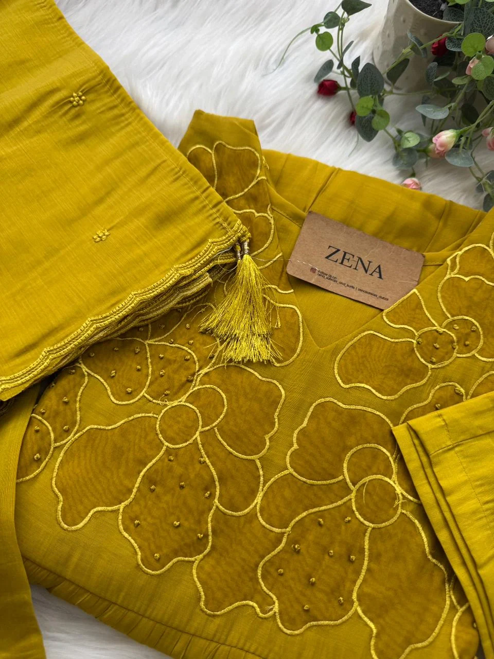 ✨ Mul Chanderi Appliqué Work Kurti Set ✨ - Image 2