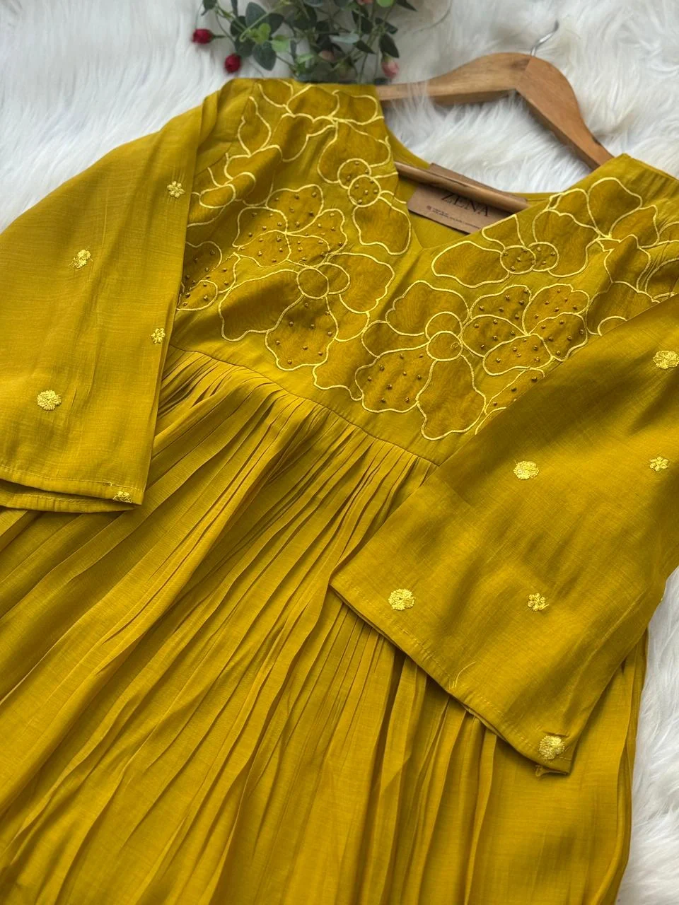 ✨ Mul Chanderi Appliqué Work Kurti Set ✨ - Image 3