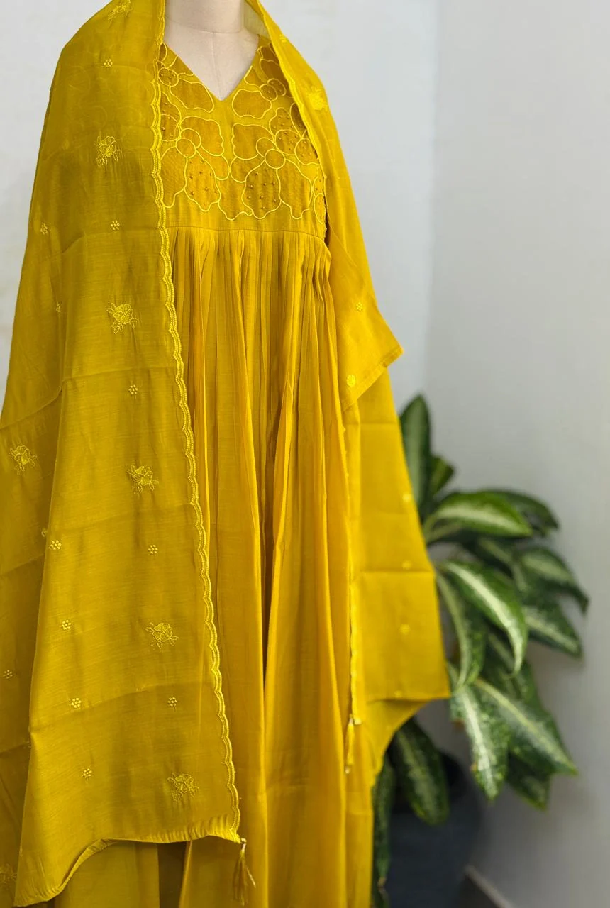 ✨ Mul Chanderi Appliqué Work Kurti Set ✨ - Image 5