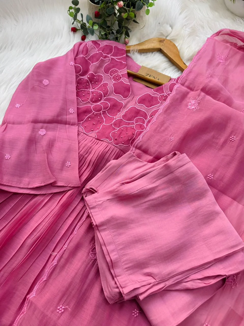 ✨ Mul Chanderi Appliqué Work Kurti Set ✨ - Image 4