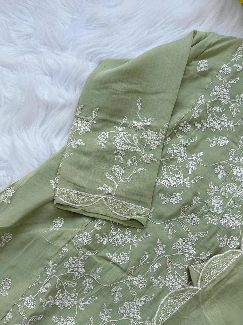 ✨ Mul Chanderi Embroidered Kurti Set ✨ - Image 4