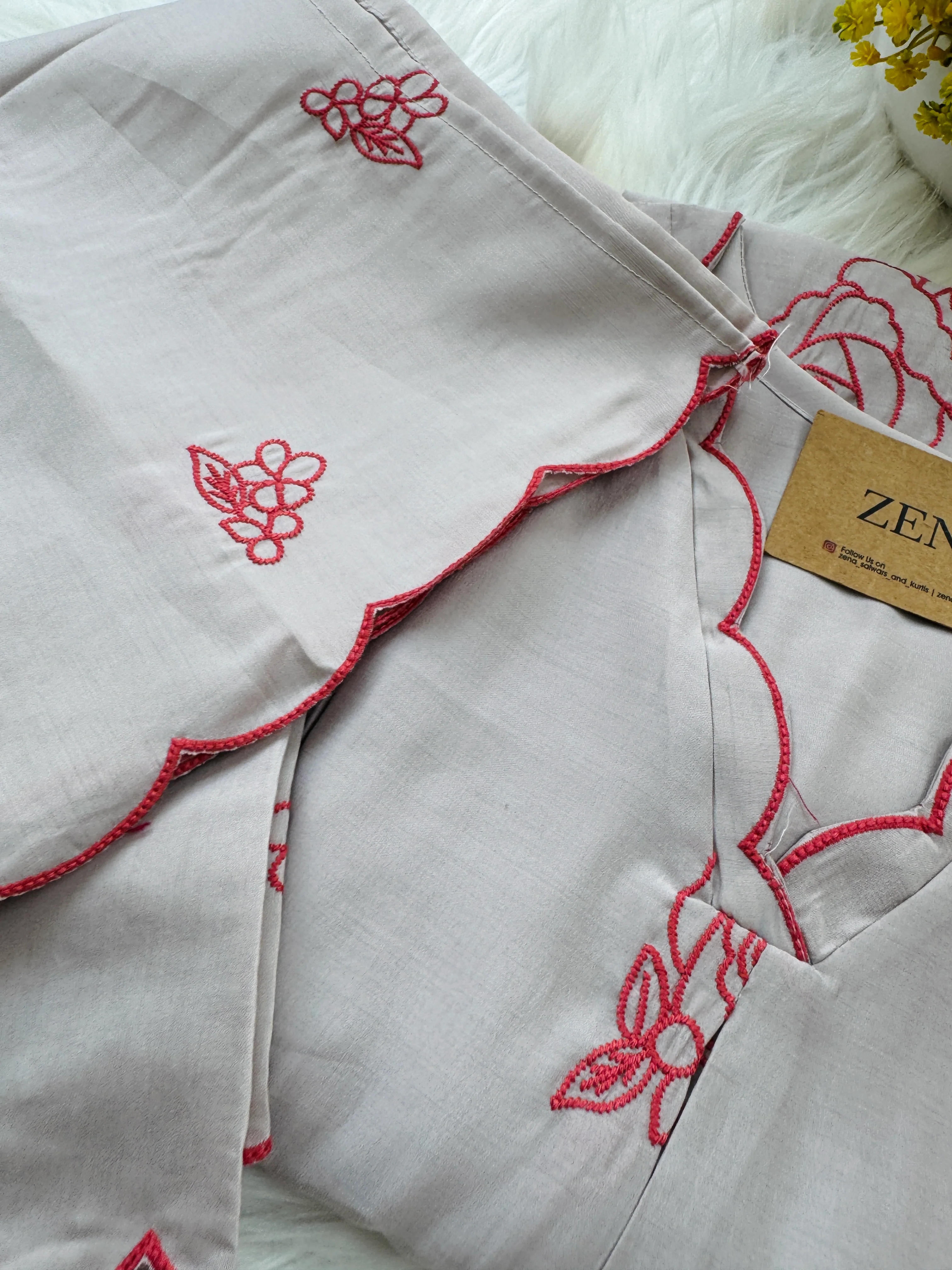 ✨ Mul Chanderi Embroidered Kurti Set ✨ - Image 2