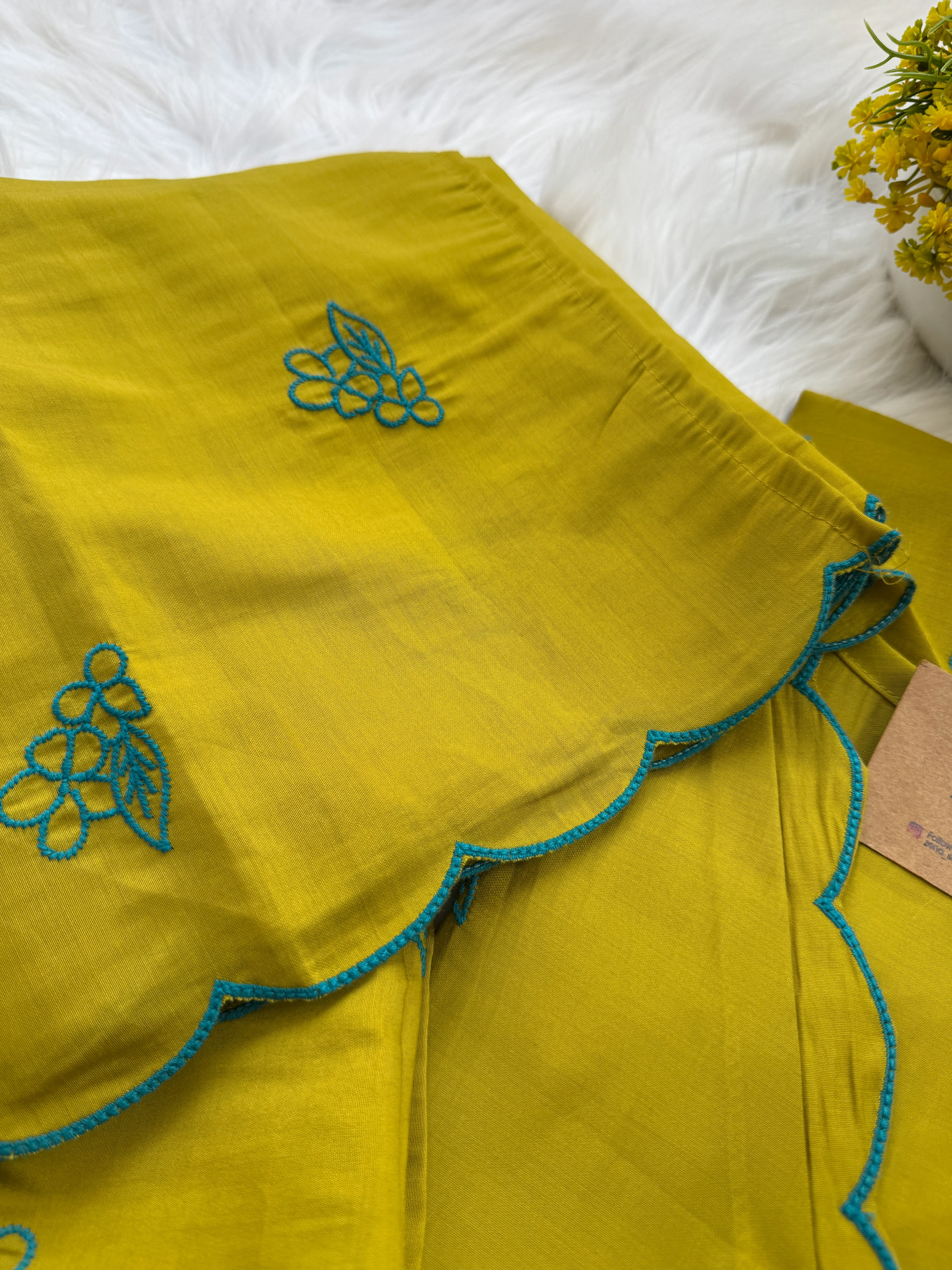 ✨ Mul Chanderi Embroidered Kurti Set ✨ - Image 2