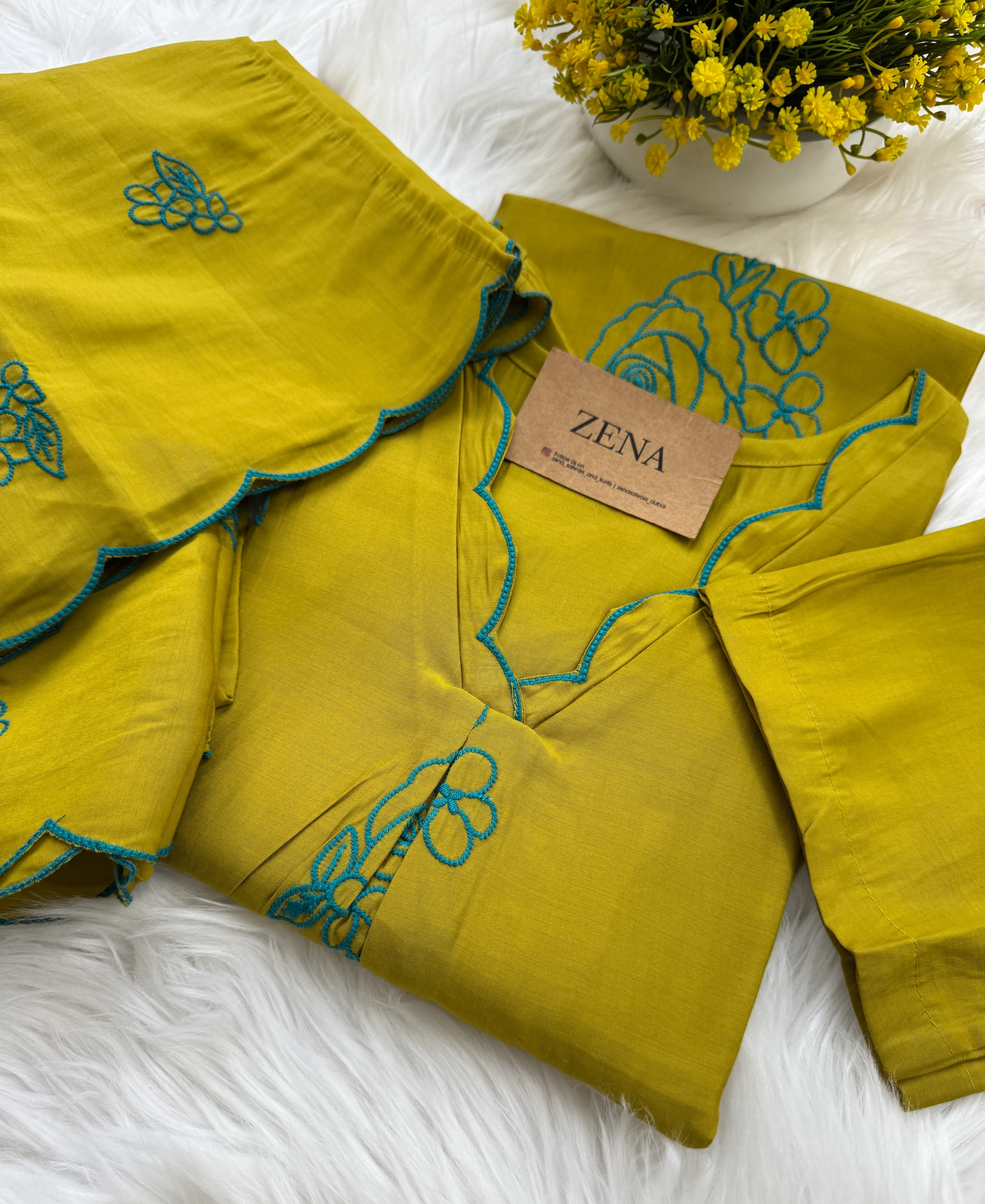 ✨ Mul Chanderi Embroidered Kurti Set ✨ - Image 3
