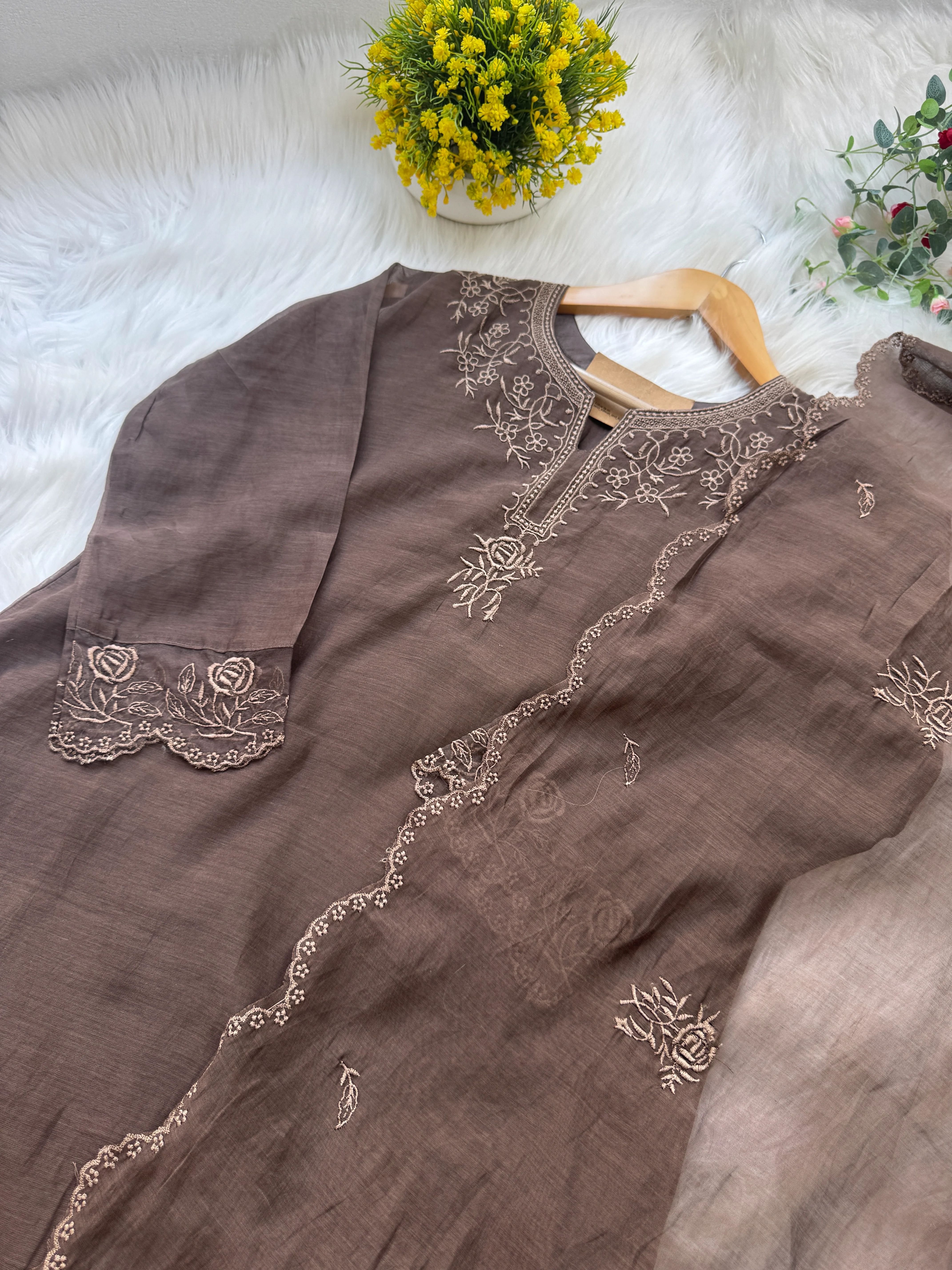 β¨ Mul Chanderi Embroidered Kurti Set β¨ - Image 4