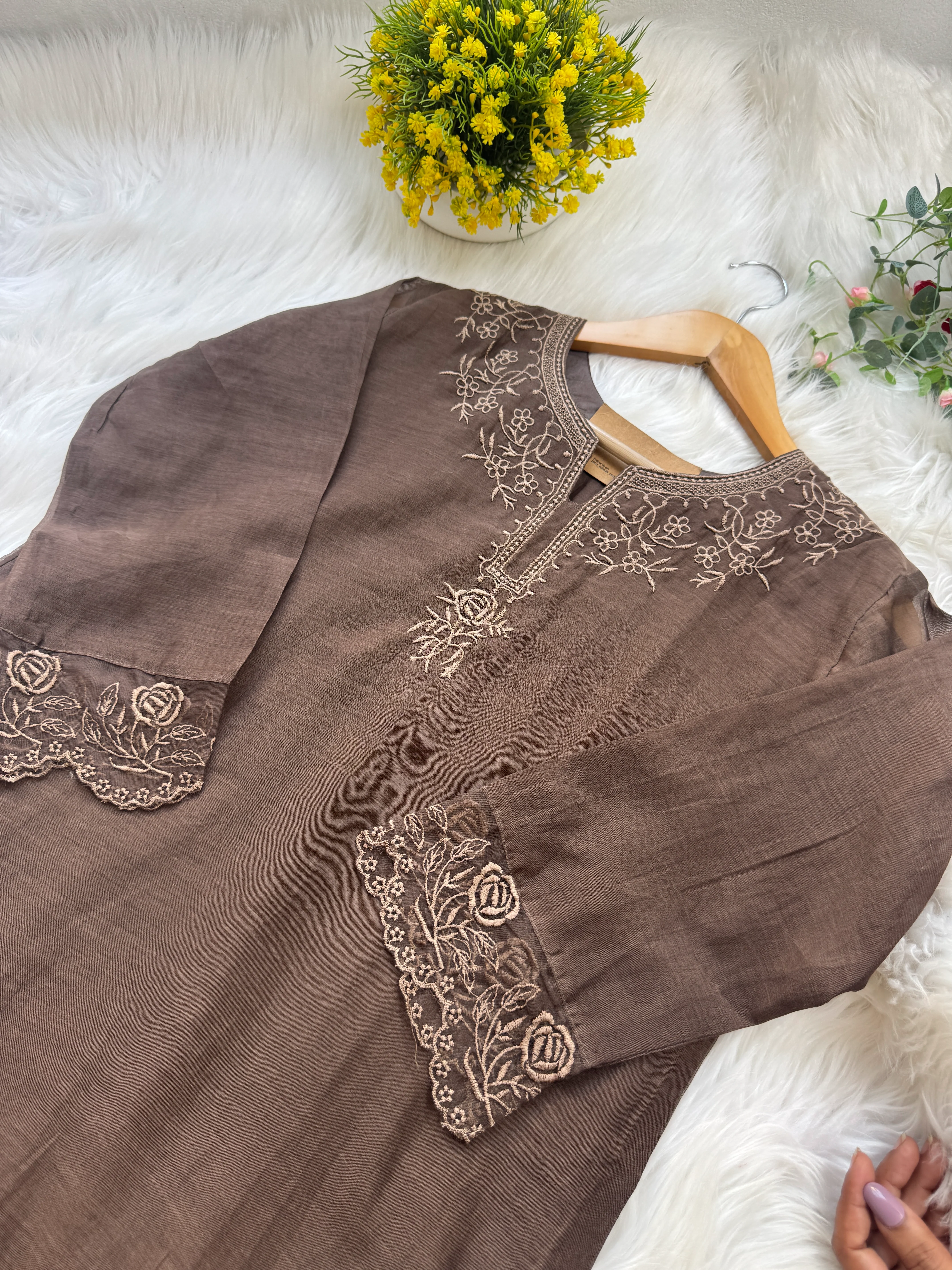 β¨ Mul Chanderi Embroidered Kurti Set β¨ - Image 5