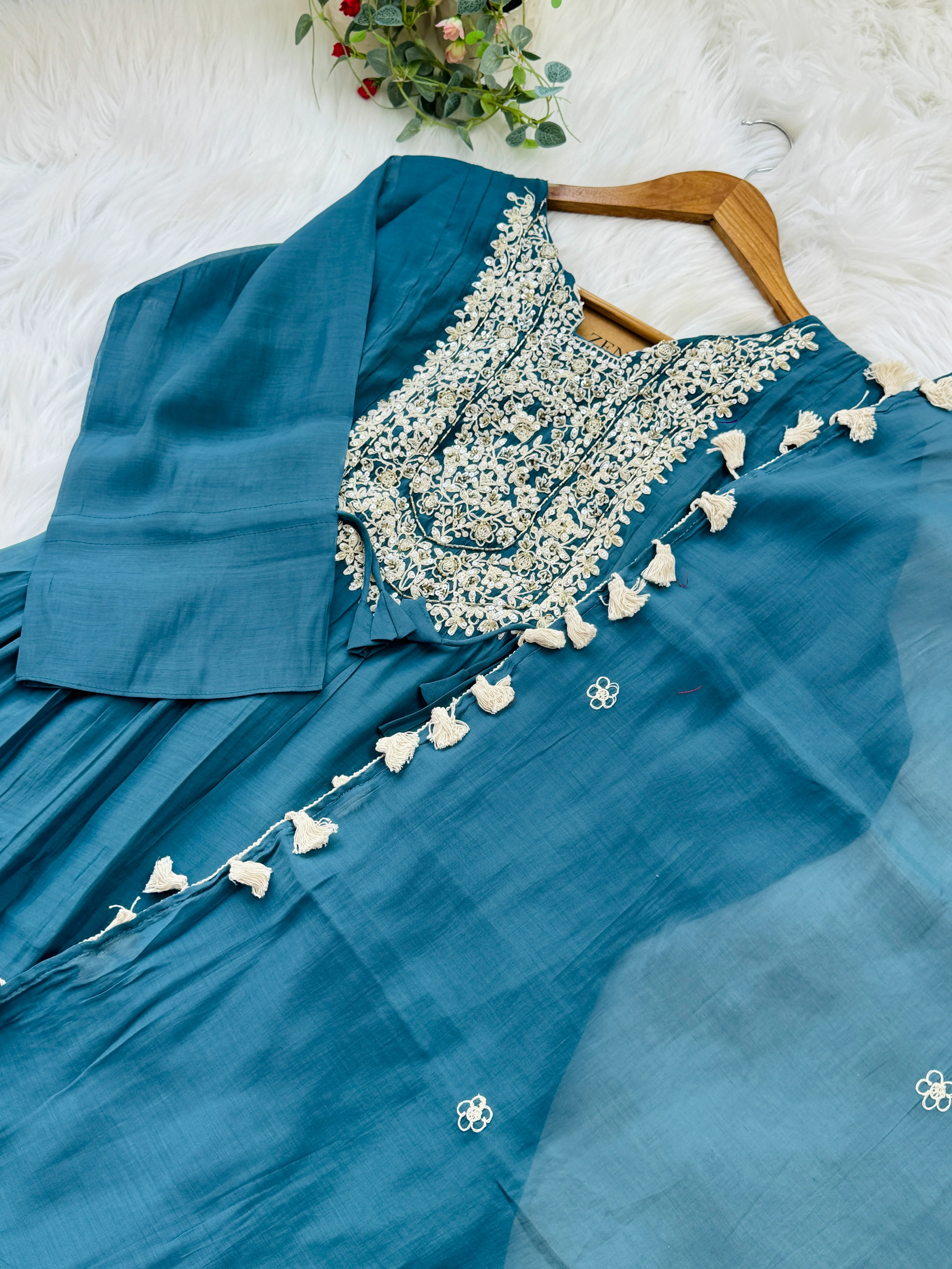 ✨ Mul Chanderi Embroidered Party Wear Kurti Set ✨ - Image 3