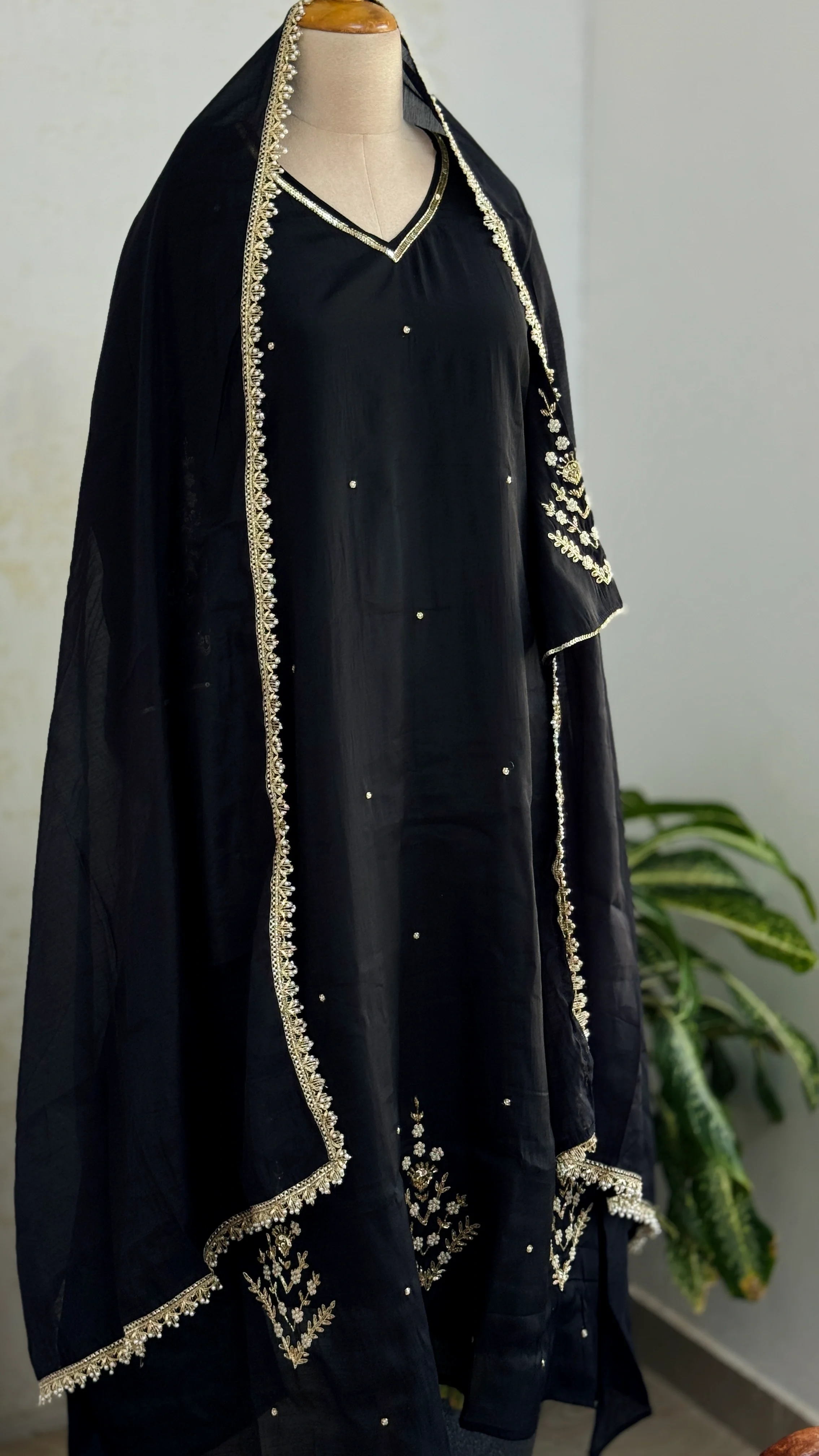 β¨ Mul Chanderi Hand Detailed Anarkali Set β¨ - Image 3