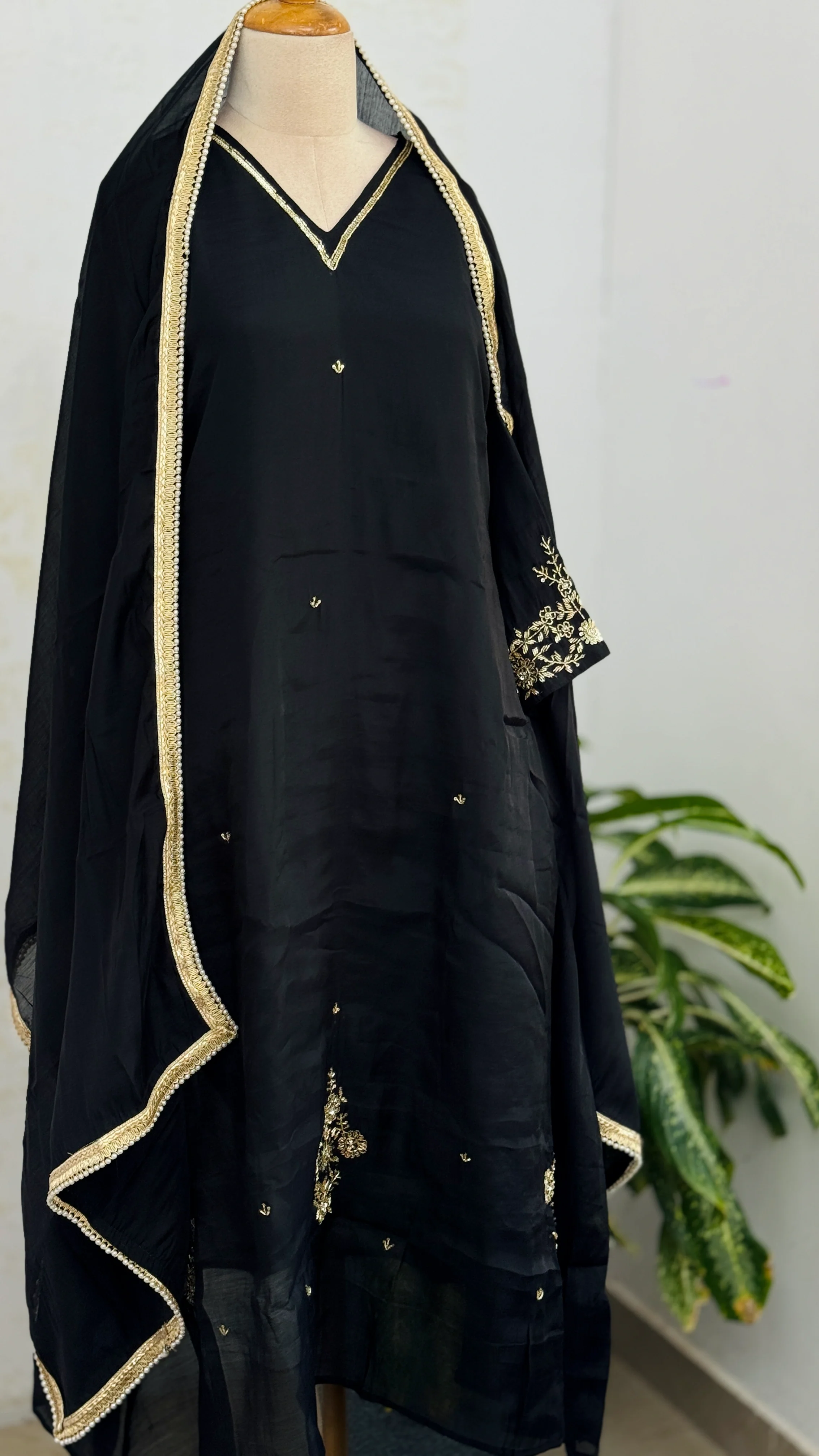 β¨ Mul Chanderi Hand Detailed Anarkali Set β¨ - Image 7